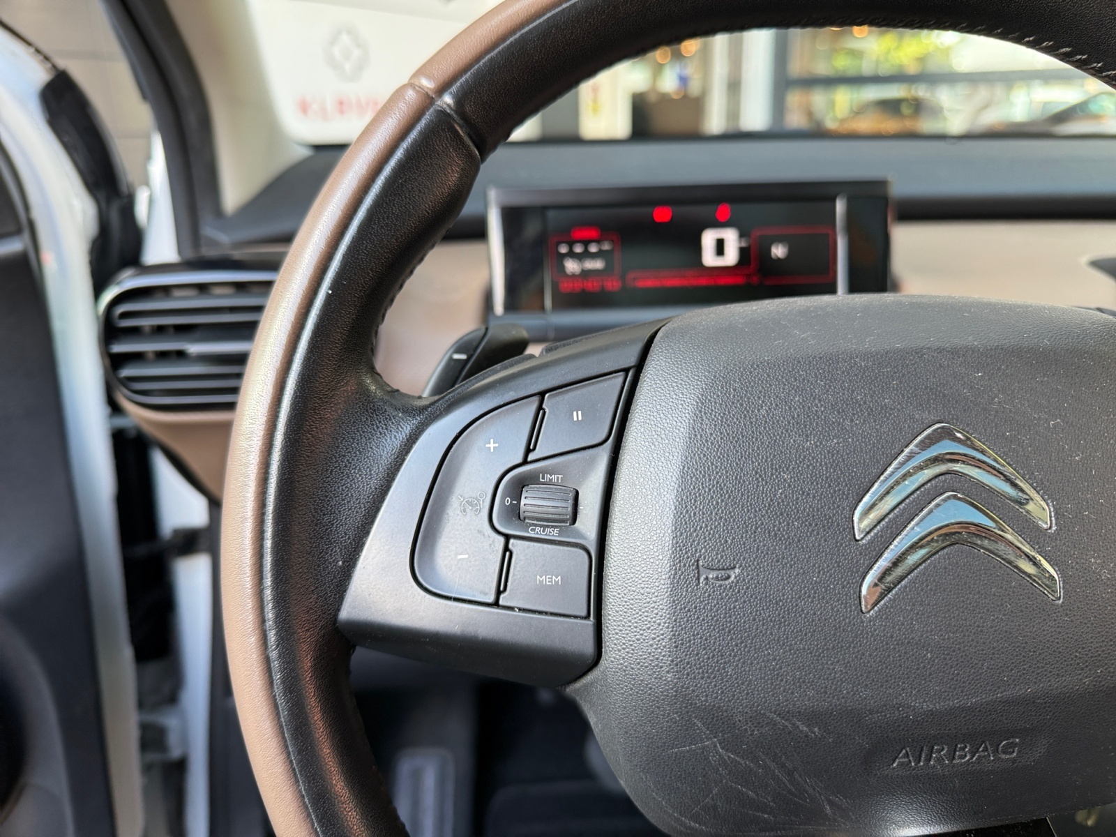 Foto van Citroen C4 Cactus