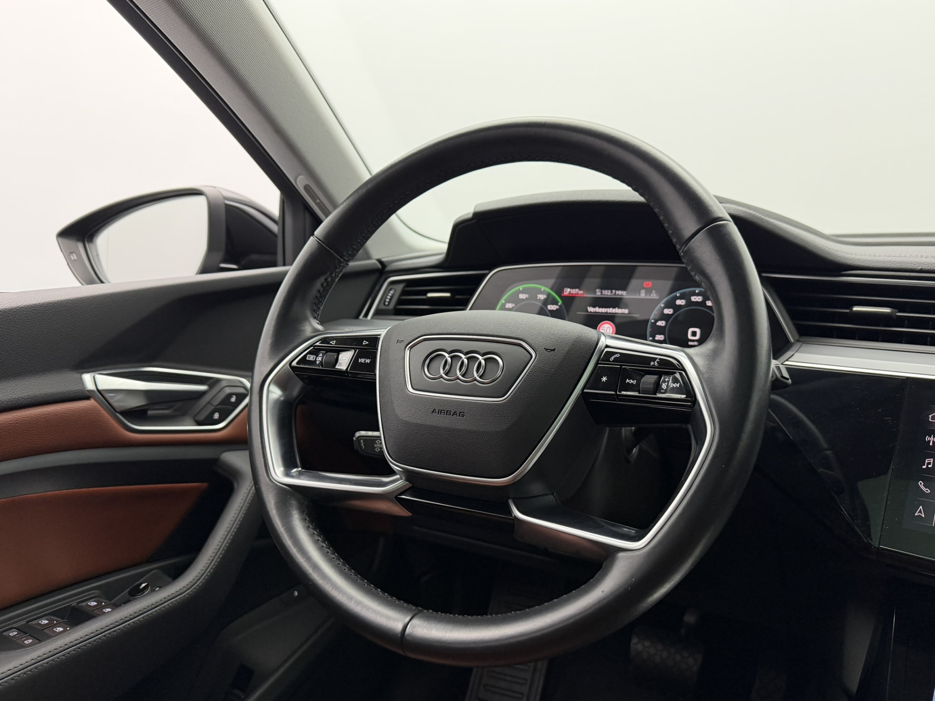 Foto van Audi E-tron 50