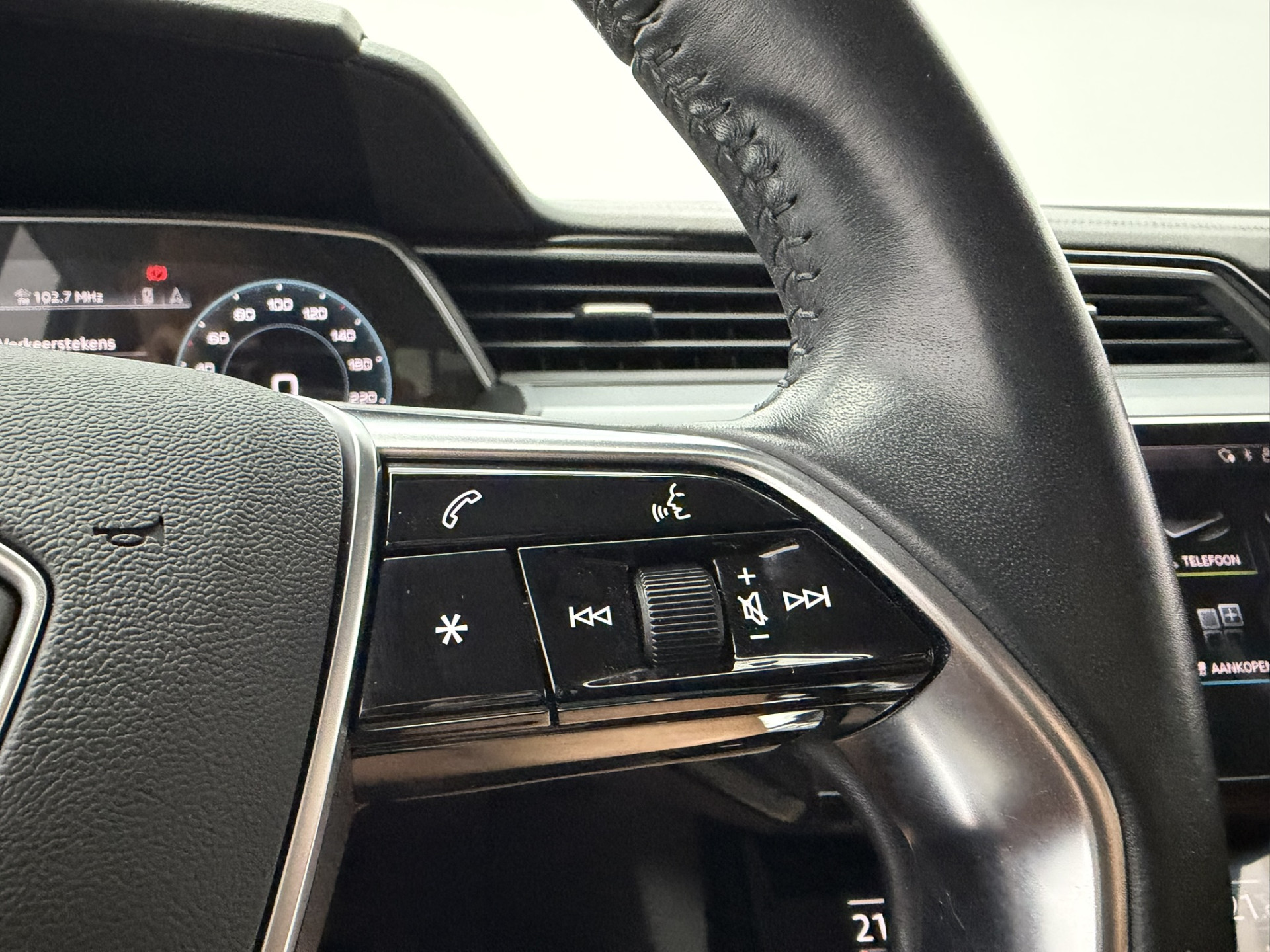 Foto van Audi E-tron 50
