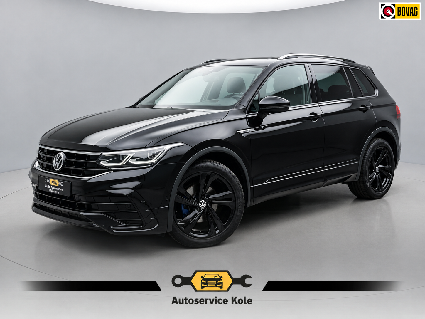 Volkswagen Tiguan 1.5 TSI R-Line Blackstyle * Panorama * Stoelverwarming * Keyless * 2020 - voorkant
