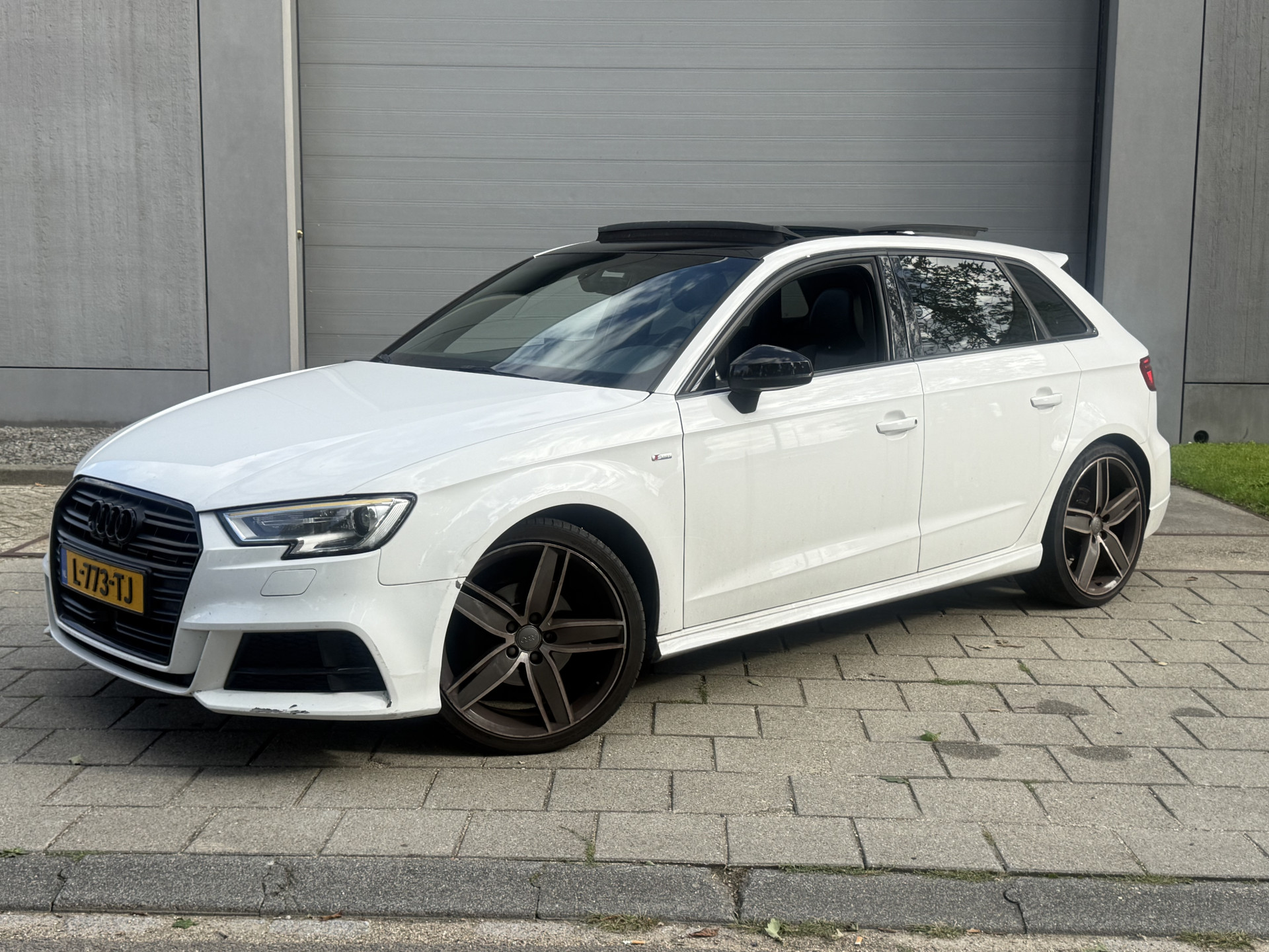 Audi A3 Sportback 1.6 TDI Sport S Line Edition (INRUILKOOPJE) 2017 - voorkant