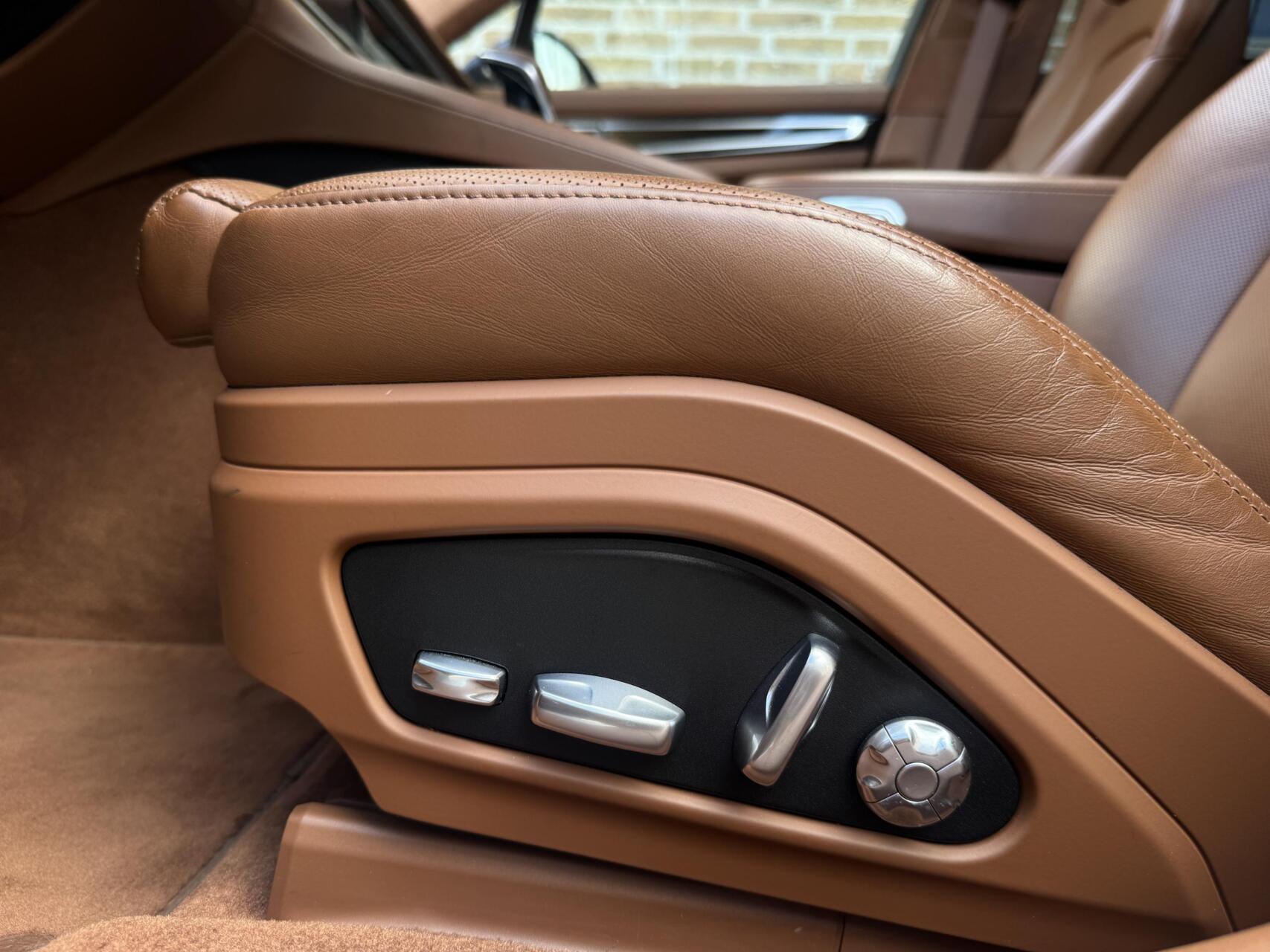 Foto van Porsche Panamera Turbo