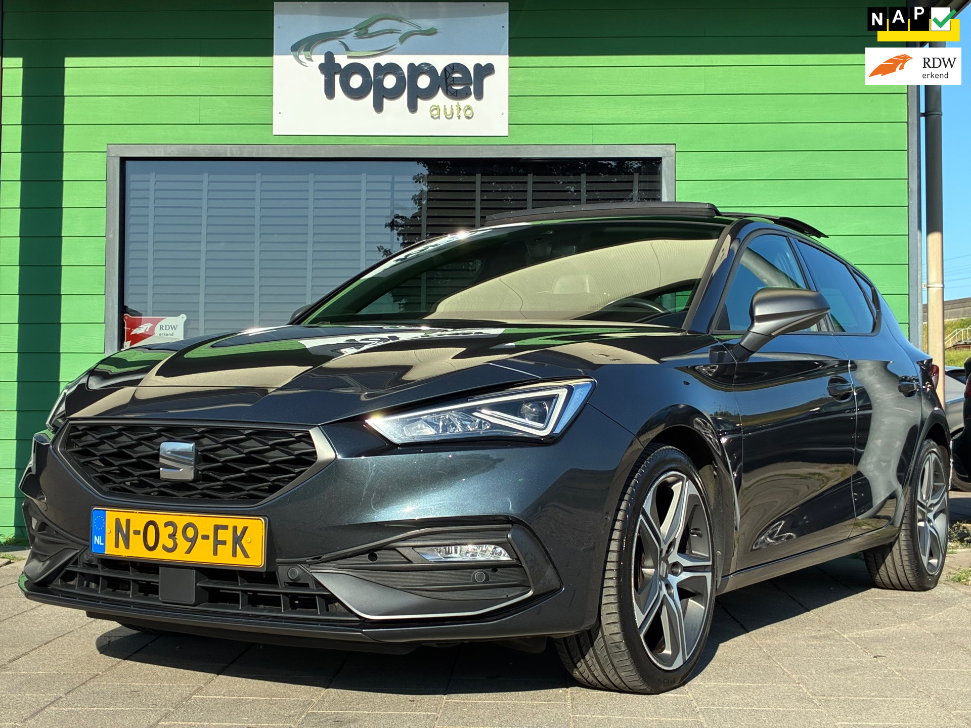 Seat Seat Leon 1.5 eTSI FR Business|2e Eigenaar|Automaat|Panoramadak|Camera|Navigatie|CruiseControl|Climatronic| 2021 - voorkant