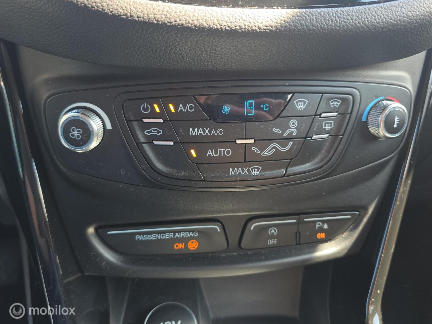 Foto van Ford B-max