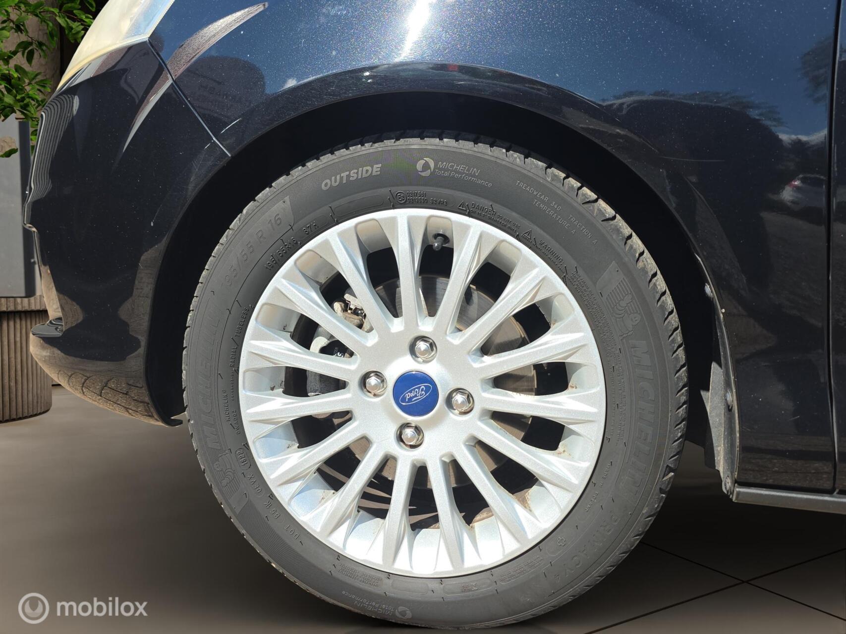 Foto van Ford B-max