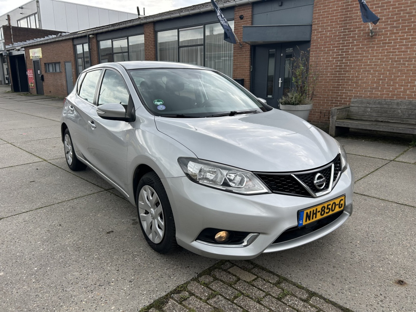 Nissan Nissan Pulsar 1.2 DIG-T Visia 2017 - voorkant