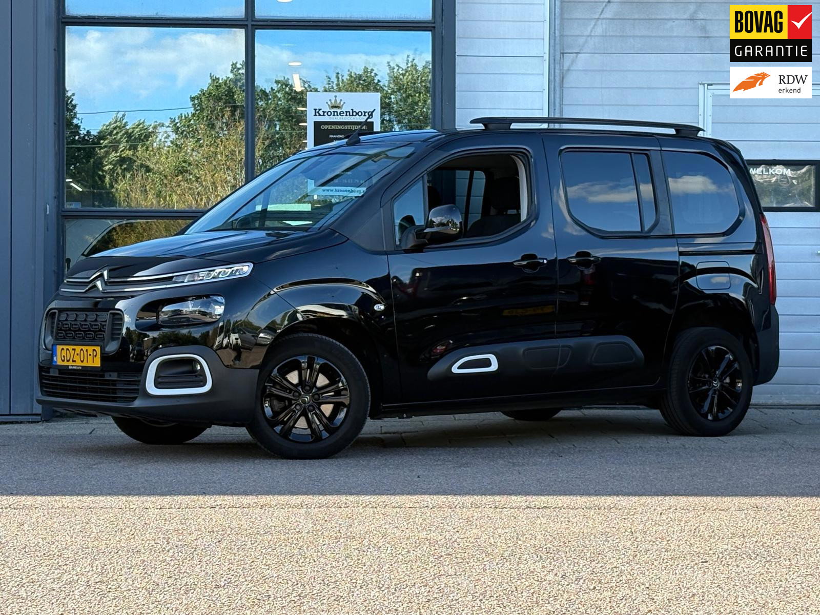 Citroen Berlingo 1.2 PureTech Shine| CARPLAY| CAMERA| NAP 2023 - voorkant