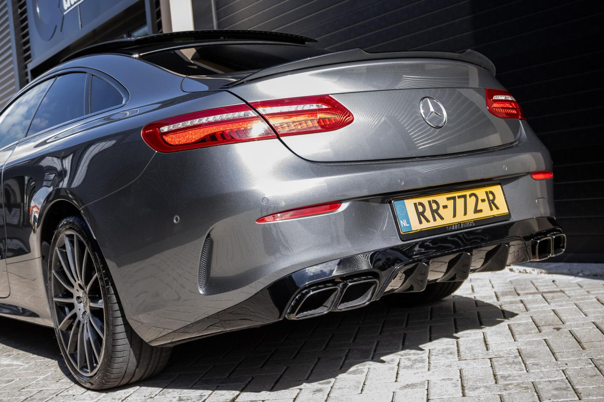 Foto van Mercedes-Benz E 300