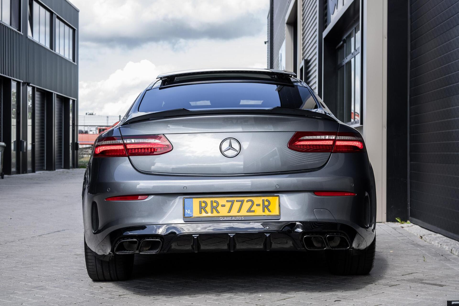 Foto van Mercedes-Benz E 300