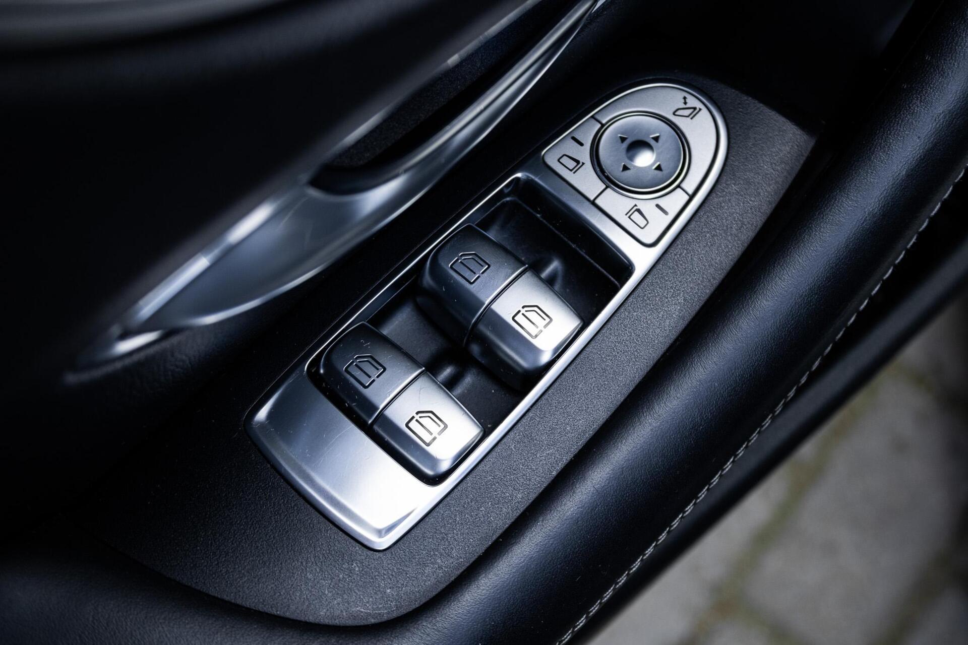 Foto van Mercedes-Benz E 300