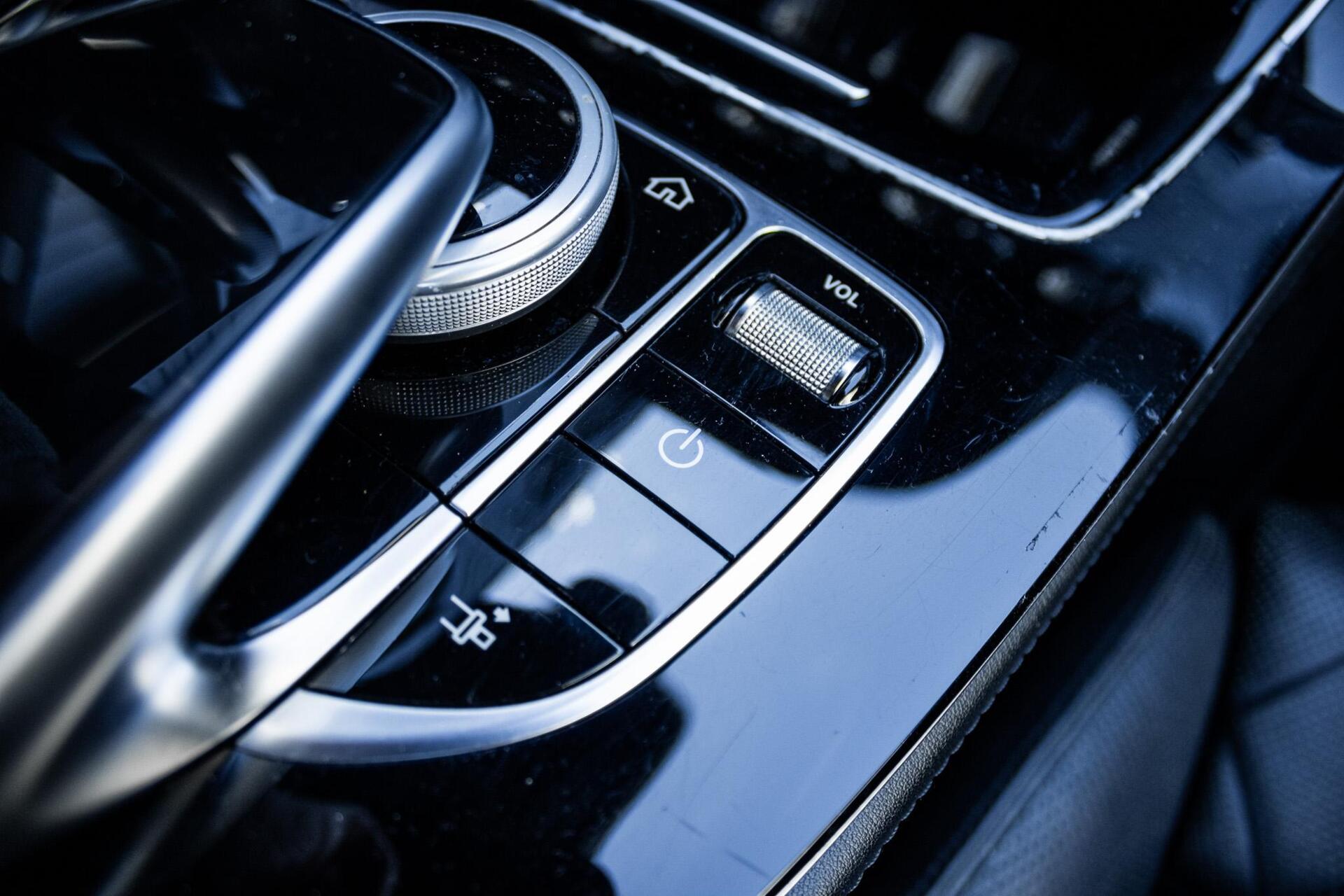 Foto van Mercedes-Benz E 300