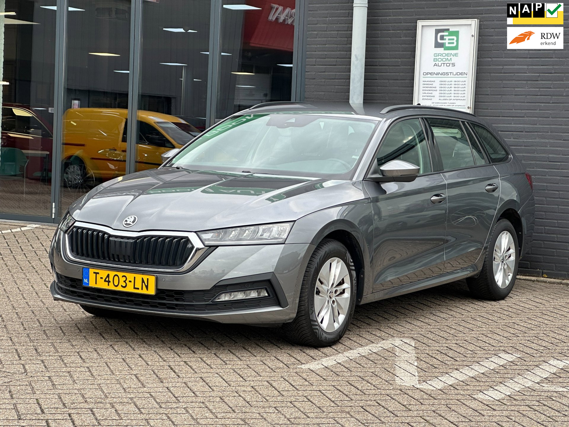 Skoda Octavia 1.0 e-TSI Business Edition/1STE EIG/AIRCO/CARPLAY/NAVI/NETTE STAAT!! 2023 - voorkant