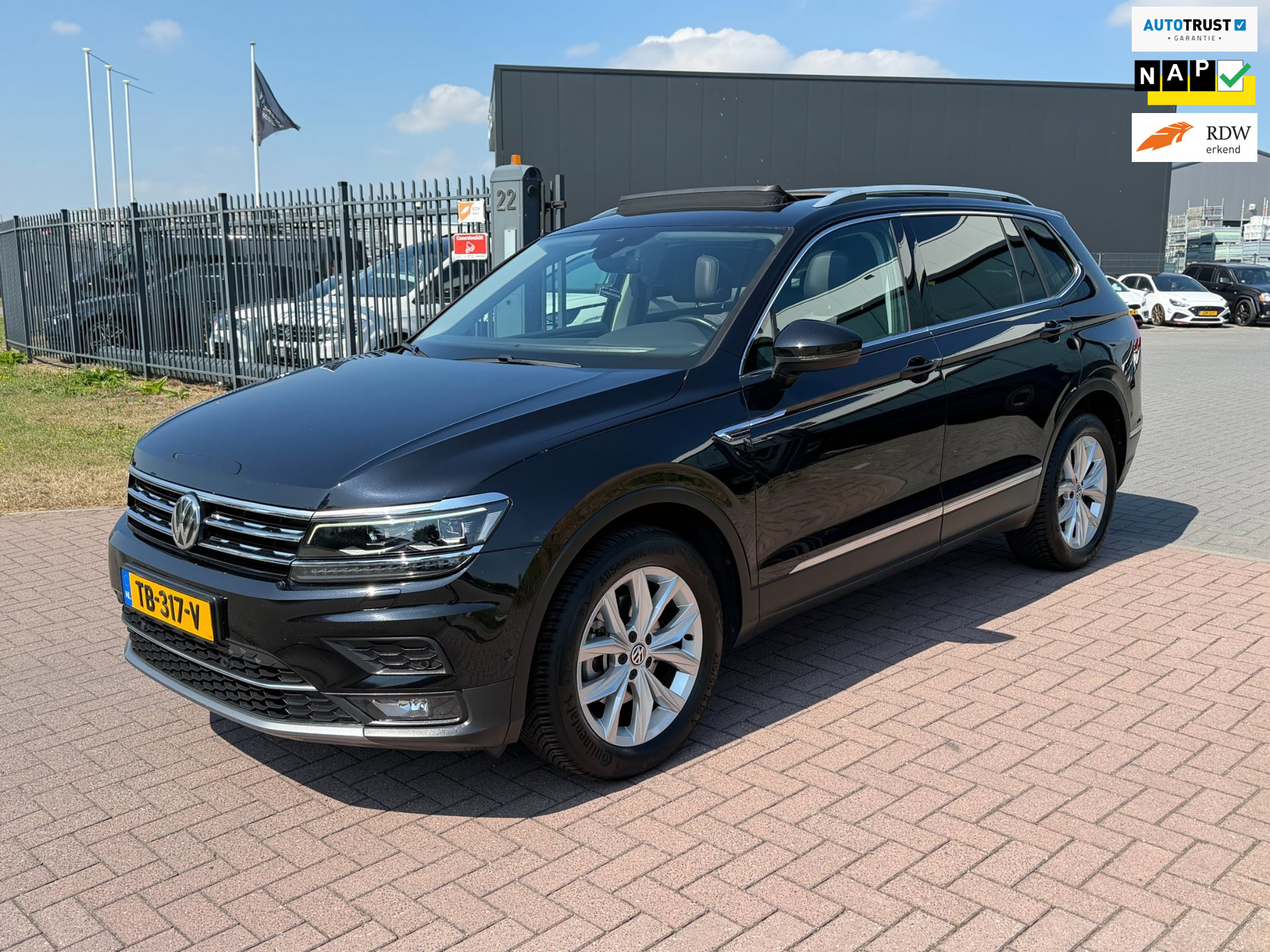 Volkswagen Tiguan 1.4 TSI Highline Allspace 2018 NAP 1e Eigenaar Pano Trekhaak 2018 - voorkant