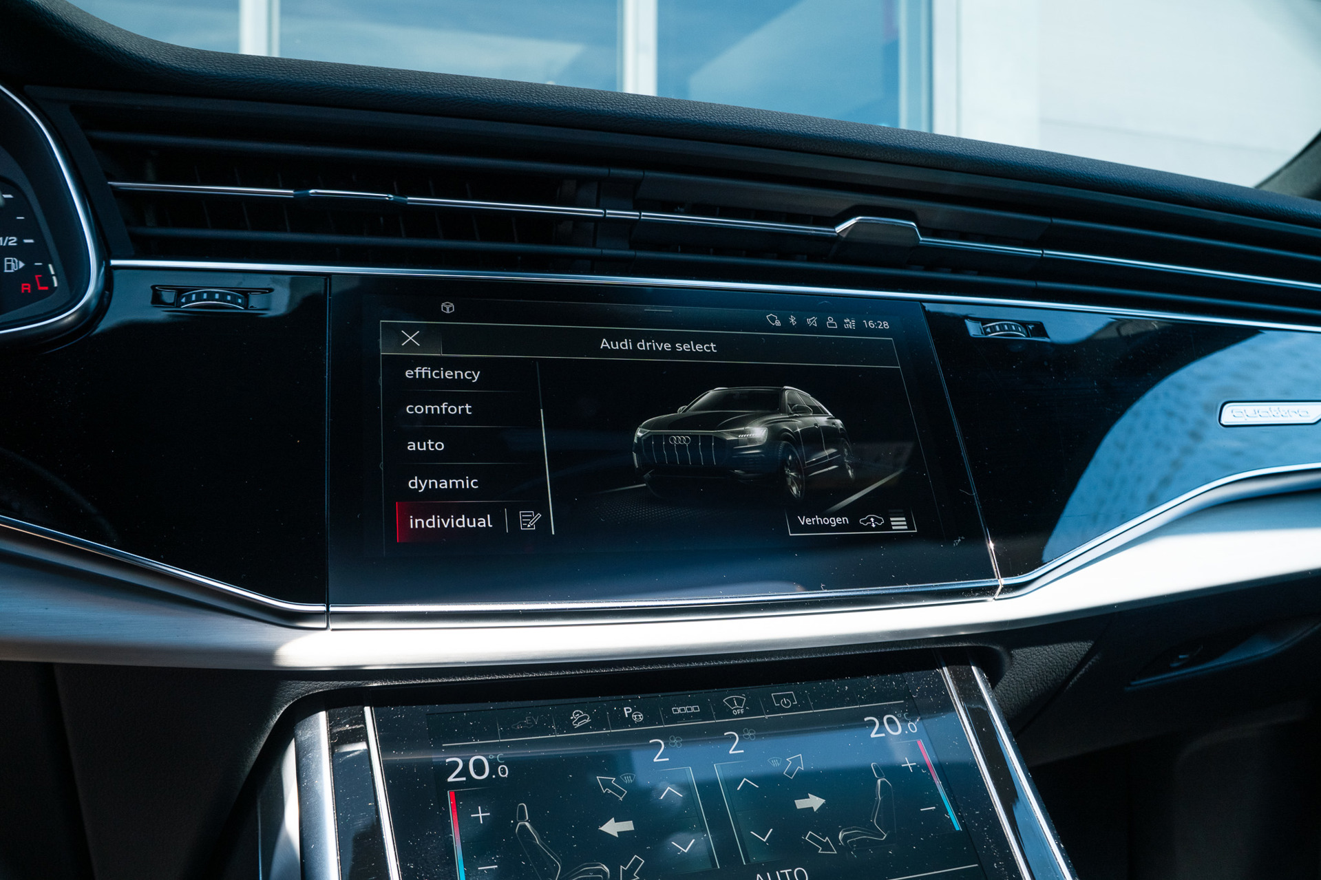 Foto van Audi Q8 55 TFSI E