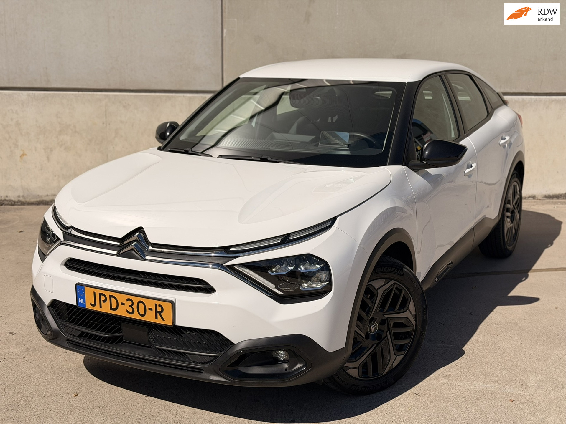 Citroen C4 1.2 Shine Automaat 360 camera HUD CarPlay Navi 2021 - voorkant