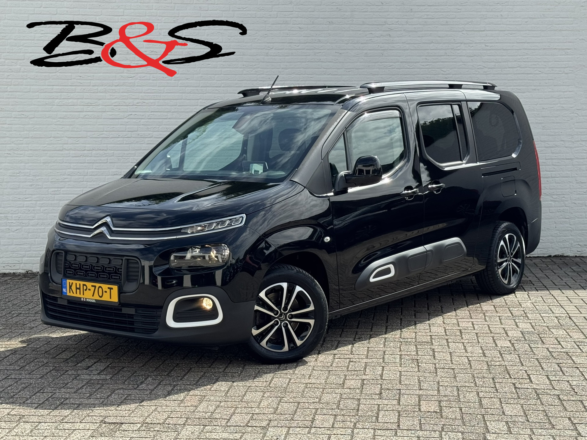 Citroen Berlingo 1.2 PureTech Shine 7p Trekhaak All-Season Banden, Carplay, Navi, Parkeersensoren, Climate Control 2019 - voorkant