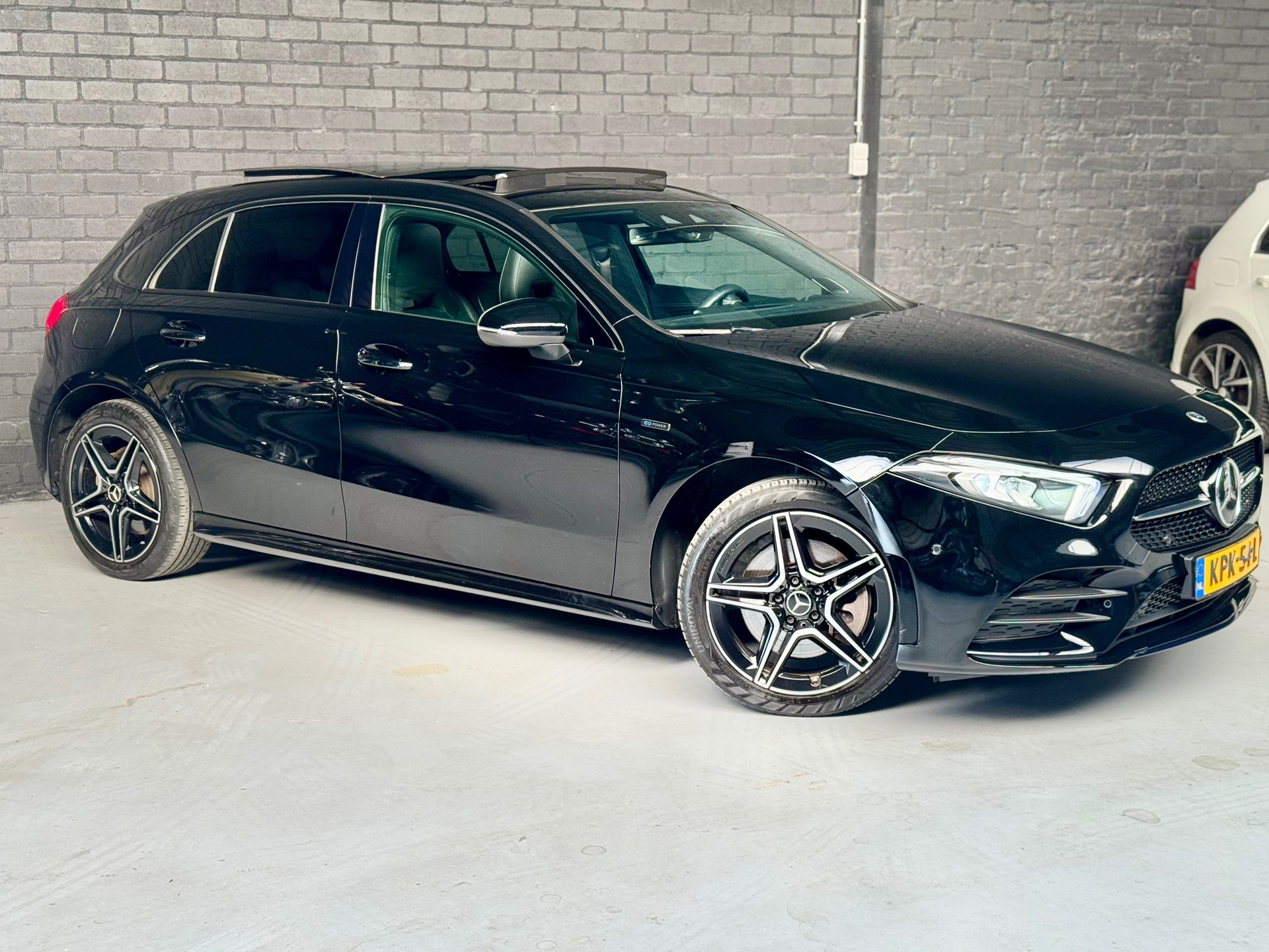 Foto van Mercedes-Benz A 250 E