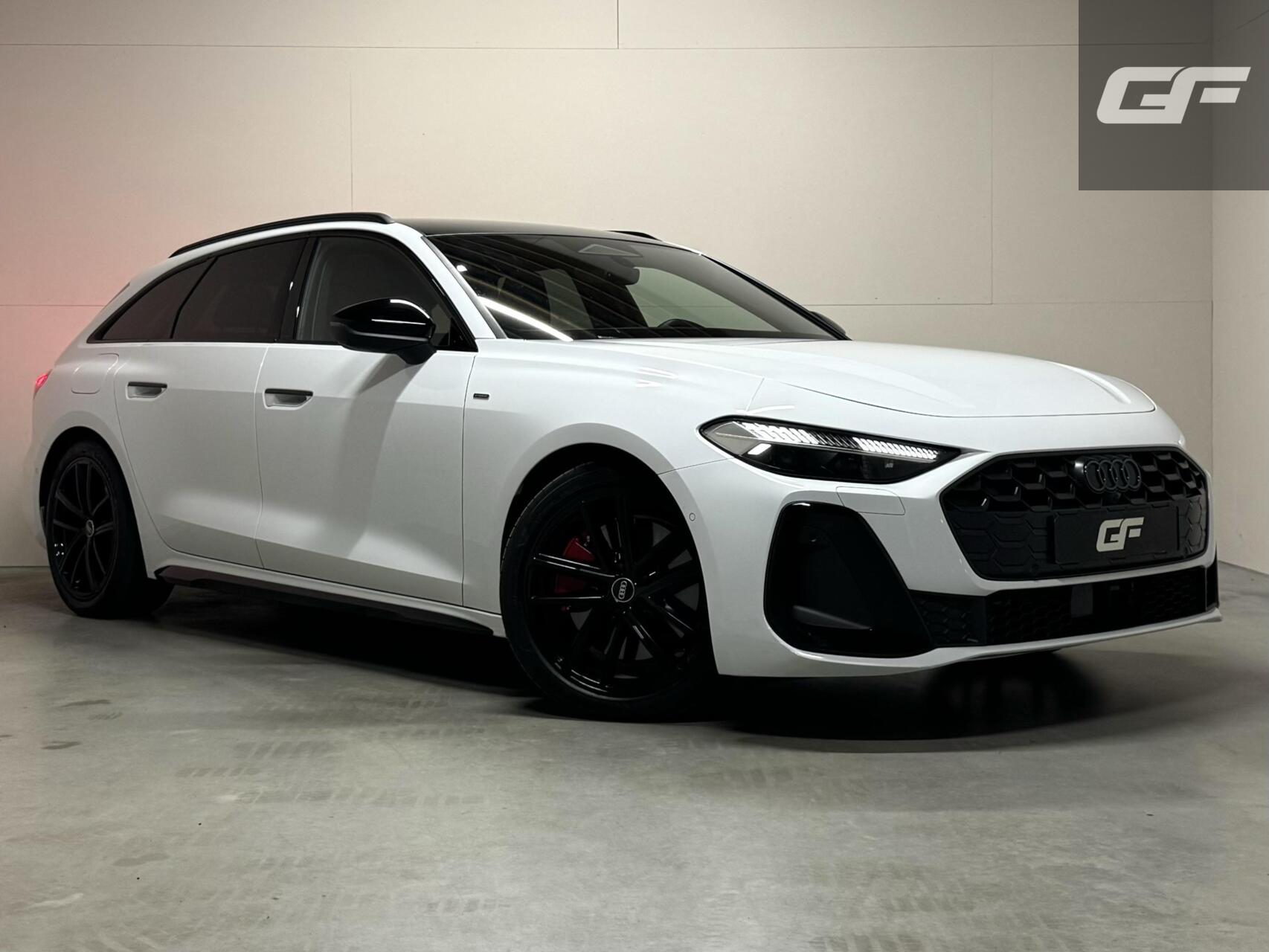 Audi A5 Avant 2.0 e-hybrid quattro S-Line Competition Pano 360° RS-Seats Passenger display 2025 - voorkant
