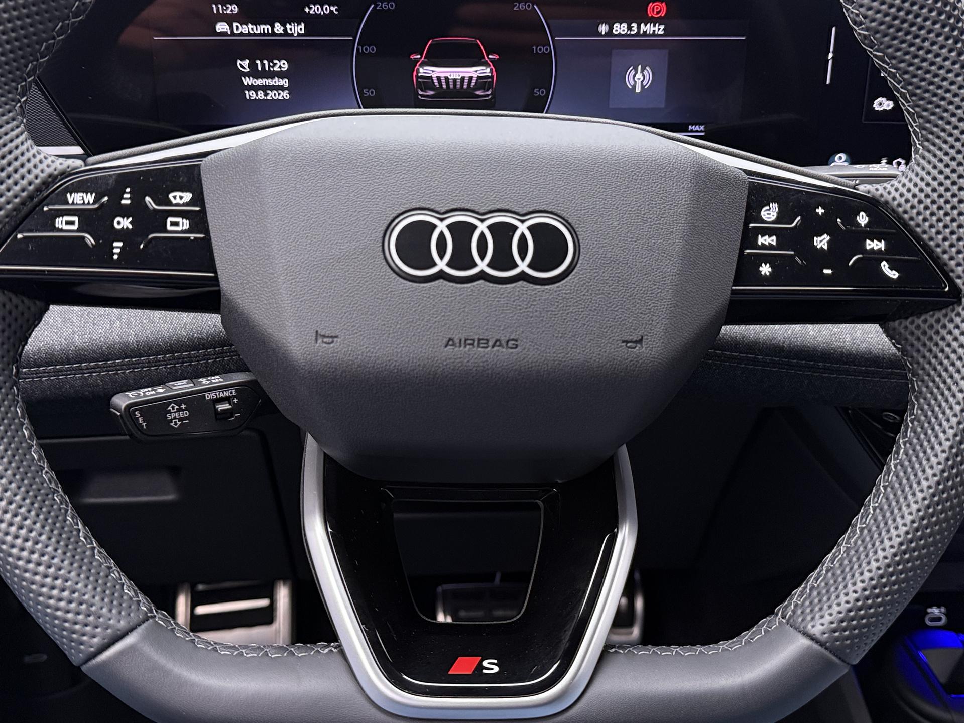 Foto van Audi Q6 Suv E-tron Quattro