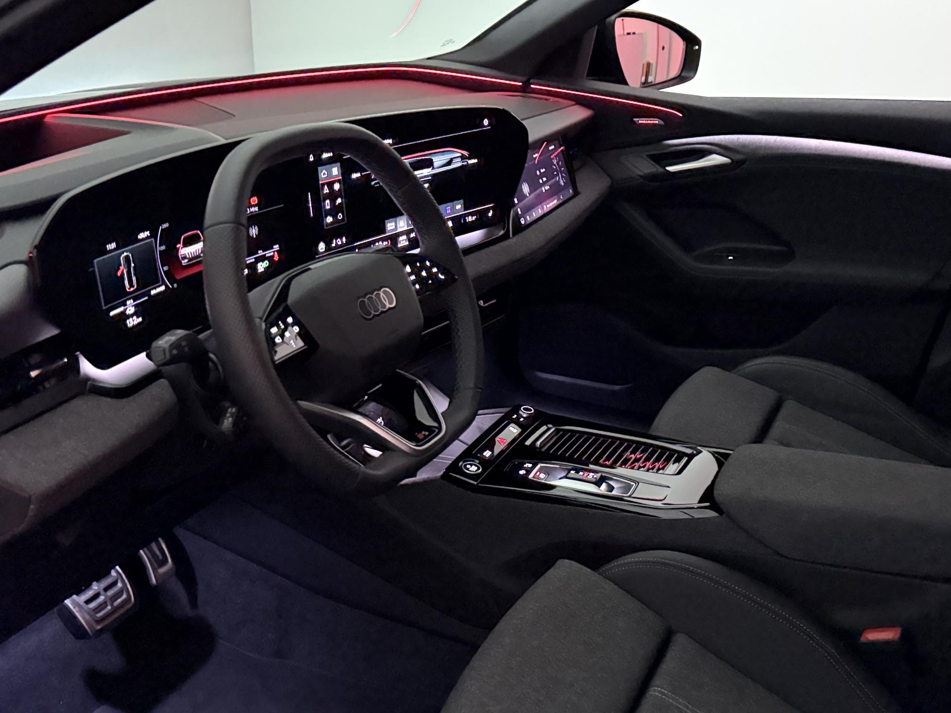 Foto van Audi Q6 Suv E-tron Quattro