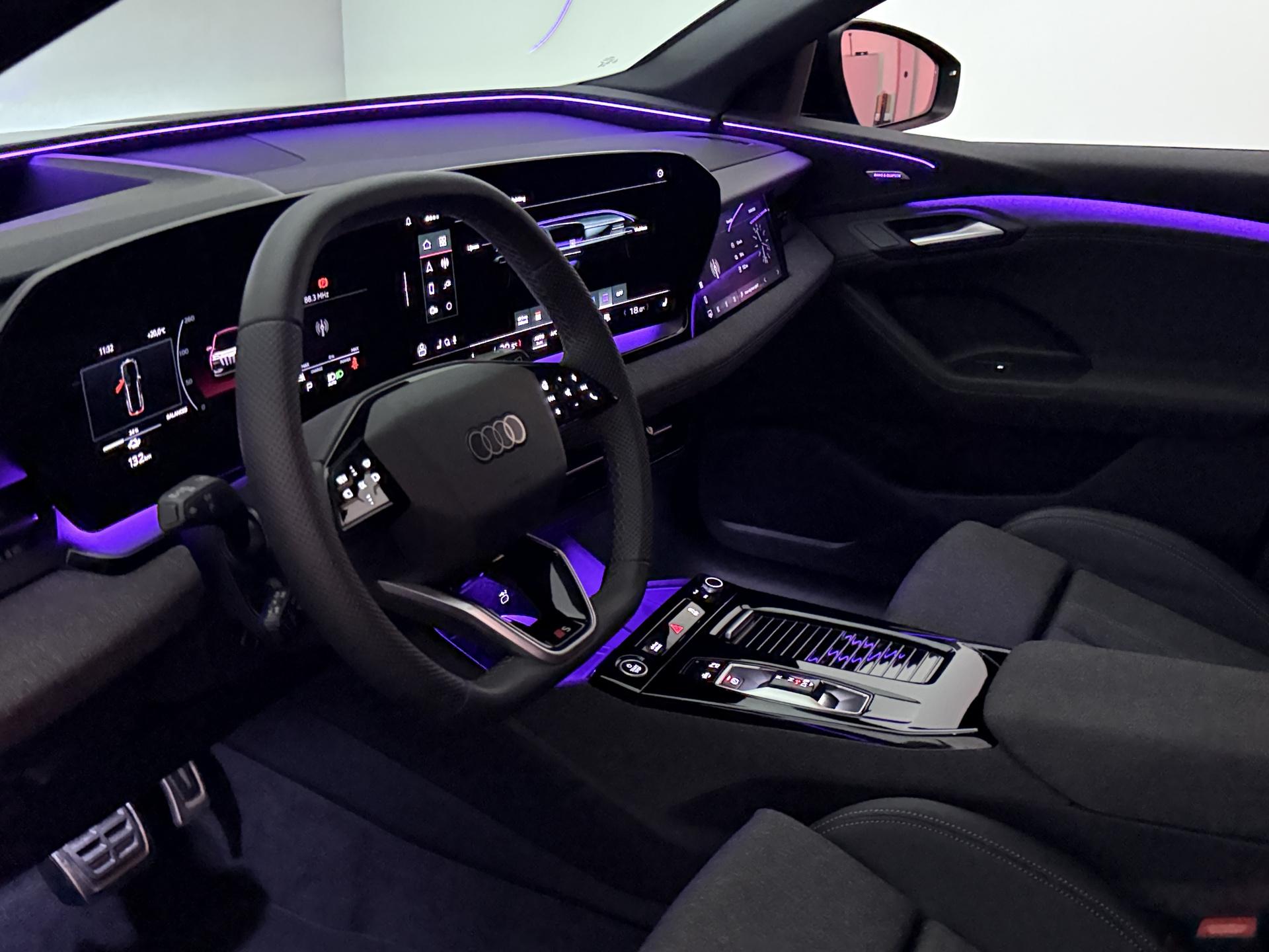 Foto van Audi Q6 Suv E-tron Quattro