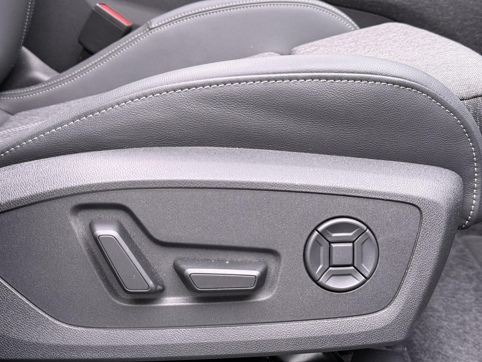 Foto van Audi Q6 Suv E-tron Quattro