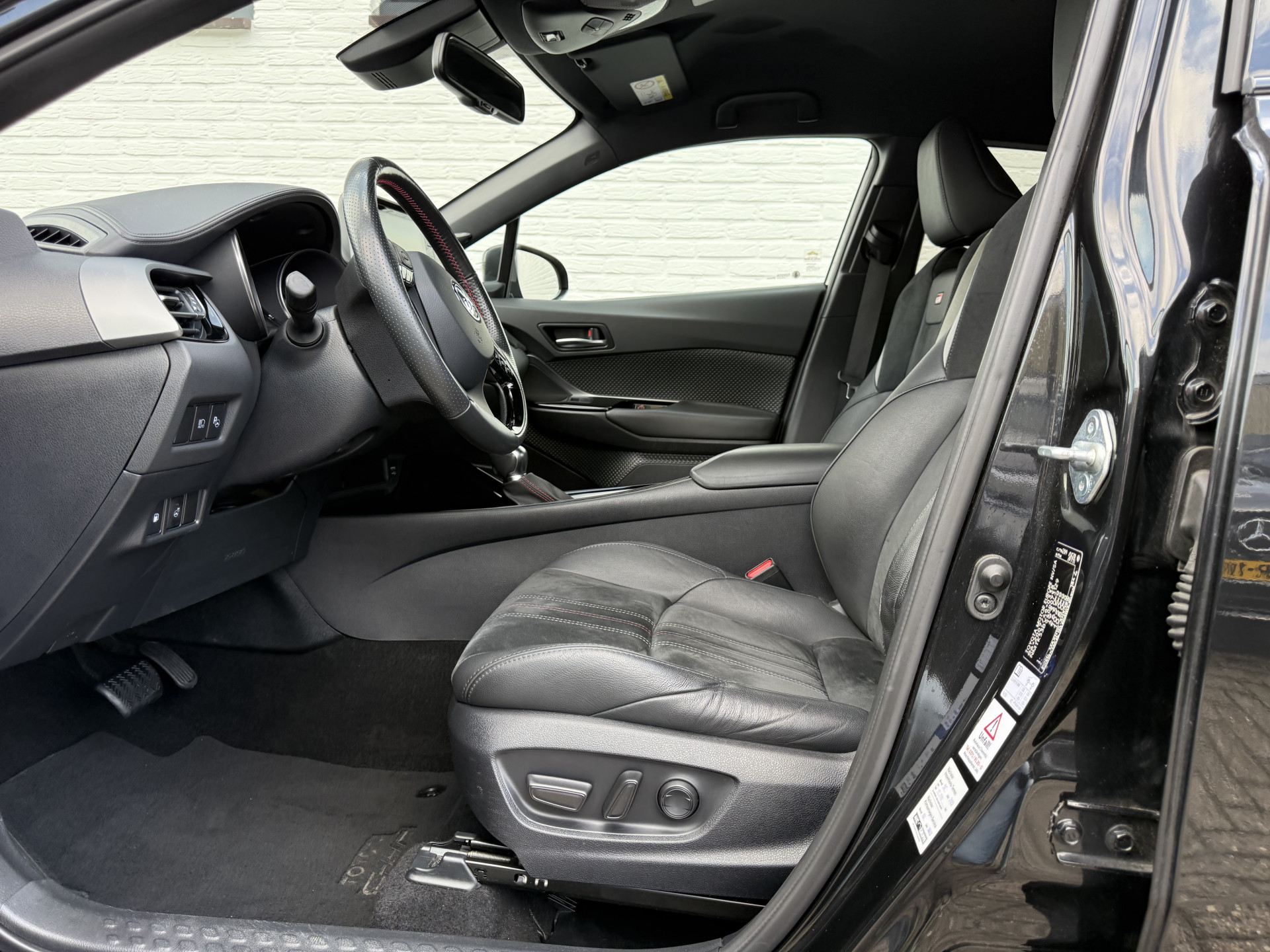 Foto van Toyota C-hr