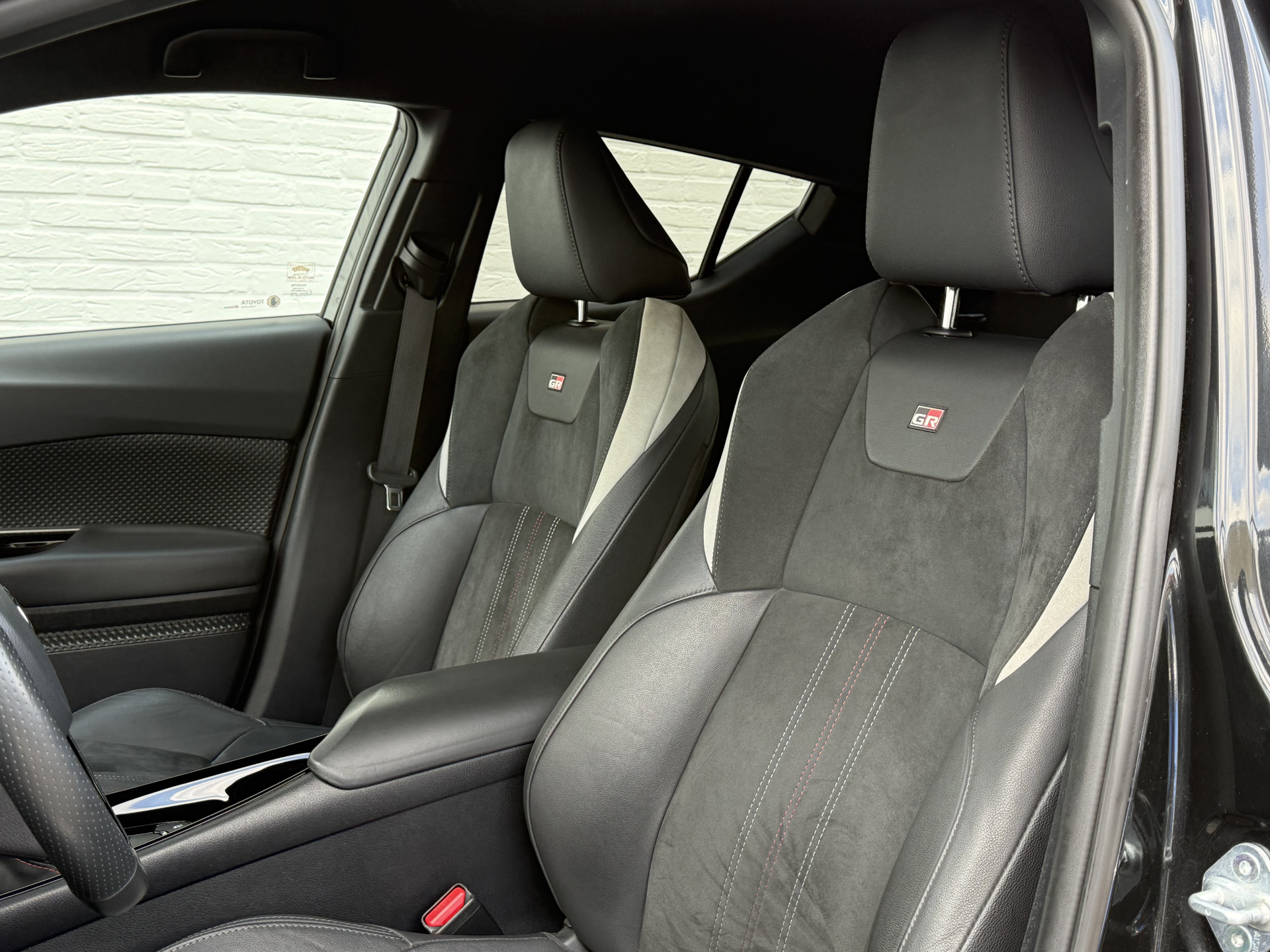 Foto van Toyota C-hr