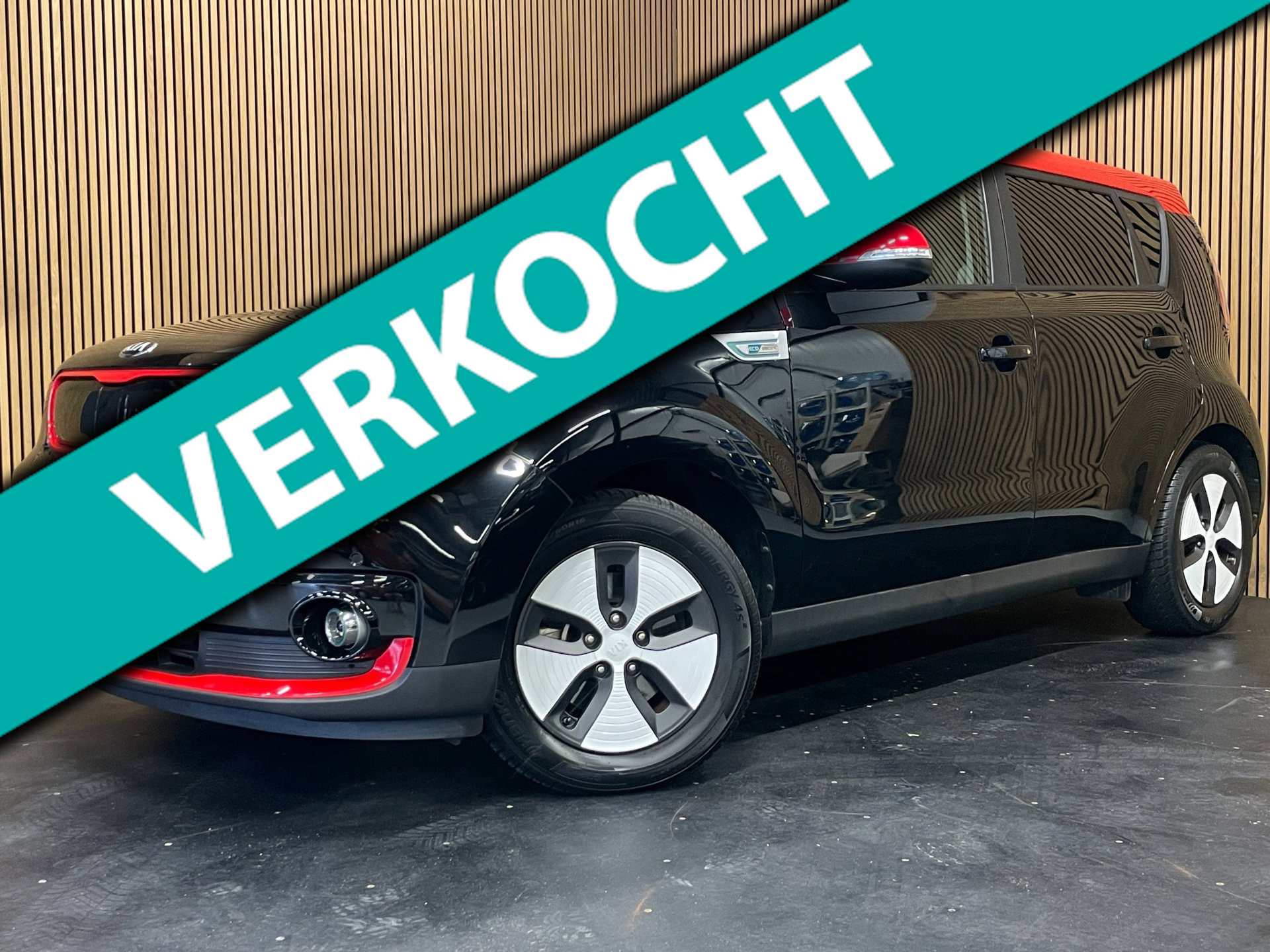 Kia Soul EV ExecutiveLine 27 kWh|FULL OPTION|VOLLEDER|NAVIGATIE|CAMERA|CRUISE|STUUR+STOELVERW V+A|STOELVENT.V|PDC V+A|NETTE AUTO| 2016 - voorkant