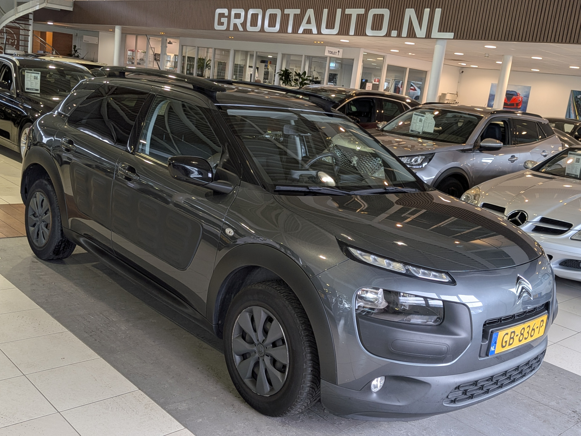 Citroen C4 Cactus 1.2 e-VTi Feel Automaat 2015 - voorkant
