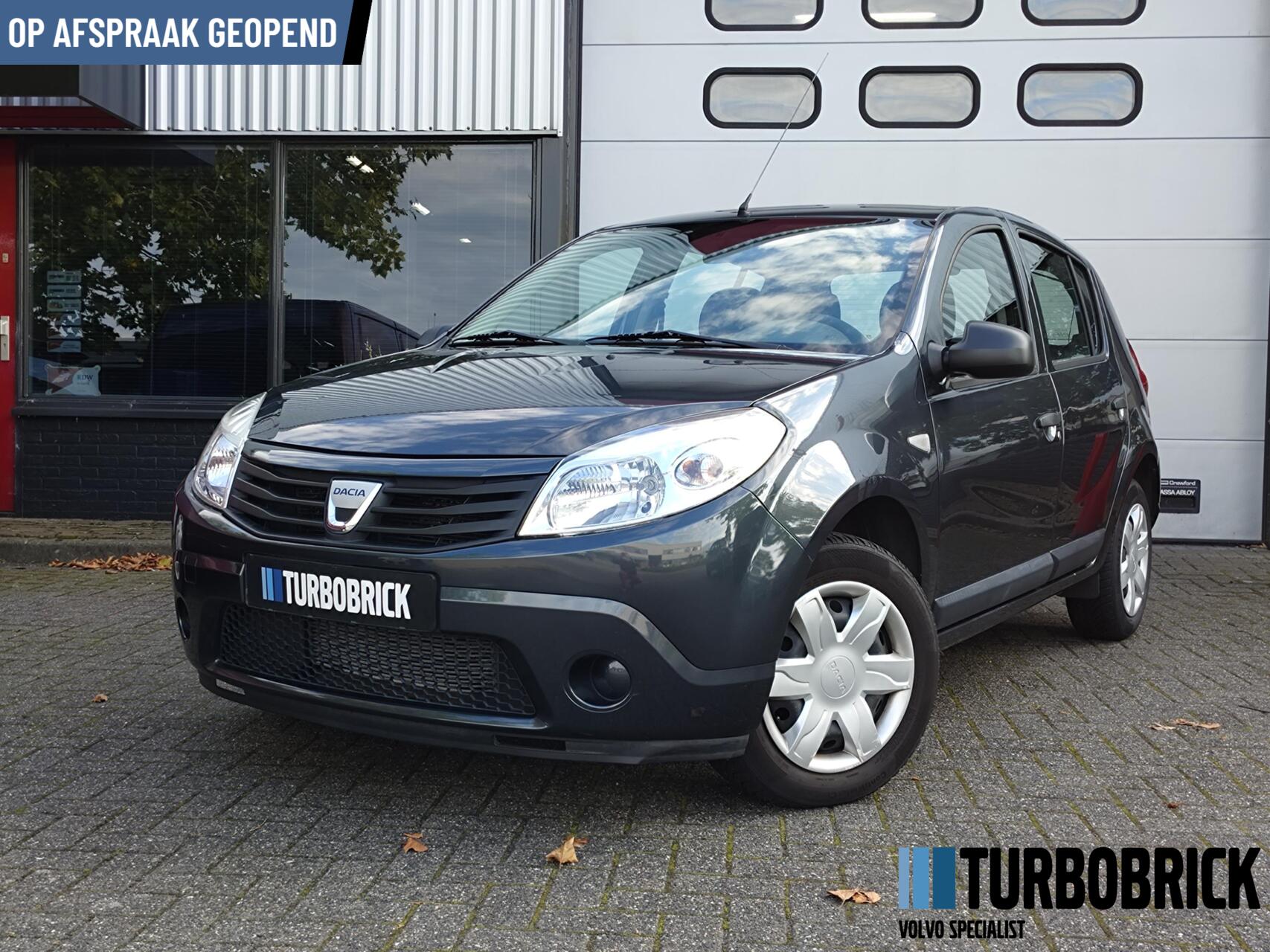 Dacia Sandero 1.2 | Airco | elek. ramen | nieuwe APK 2010 - voorkant