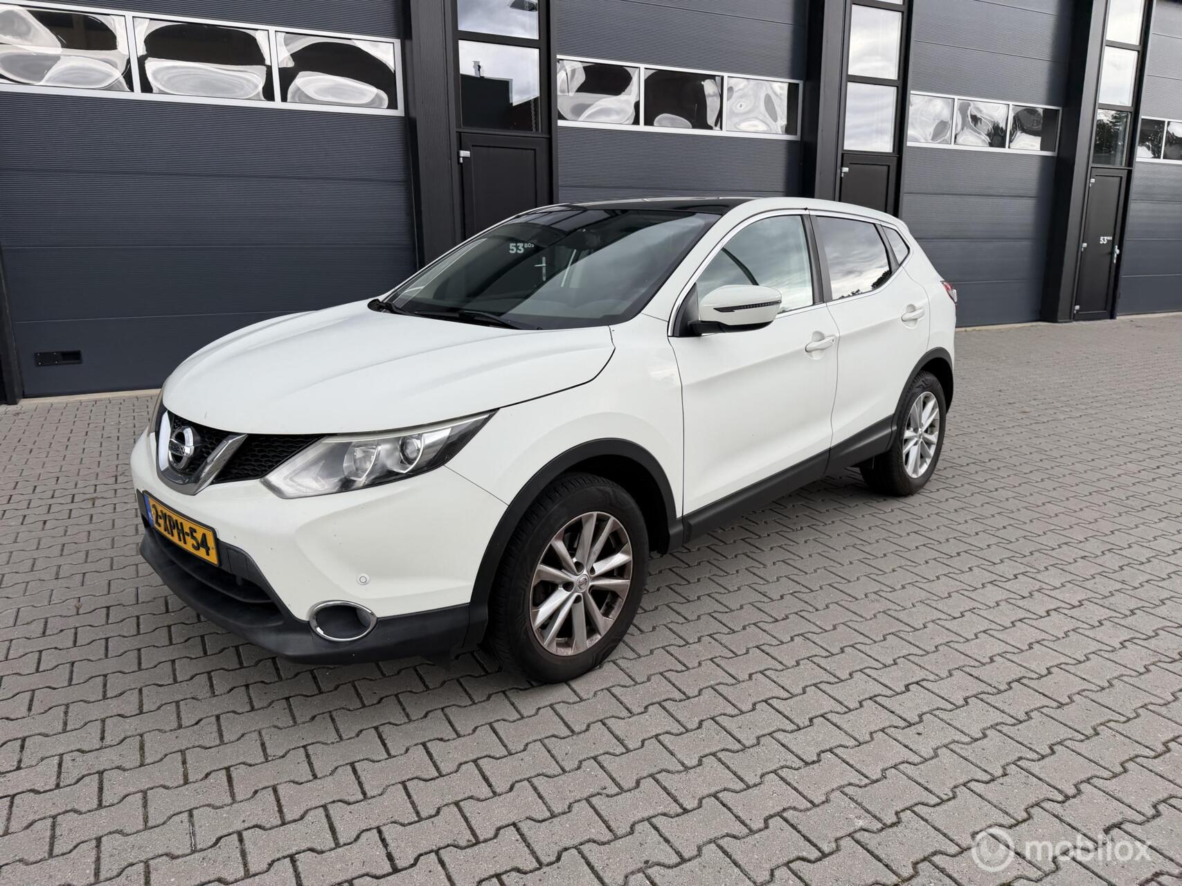 Nissan Nissan Qashqai 1.2 Premier Edition 2014 - voorkant