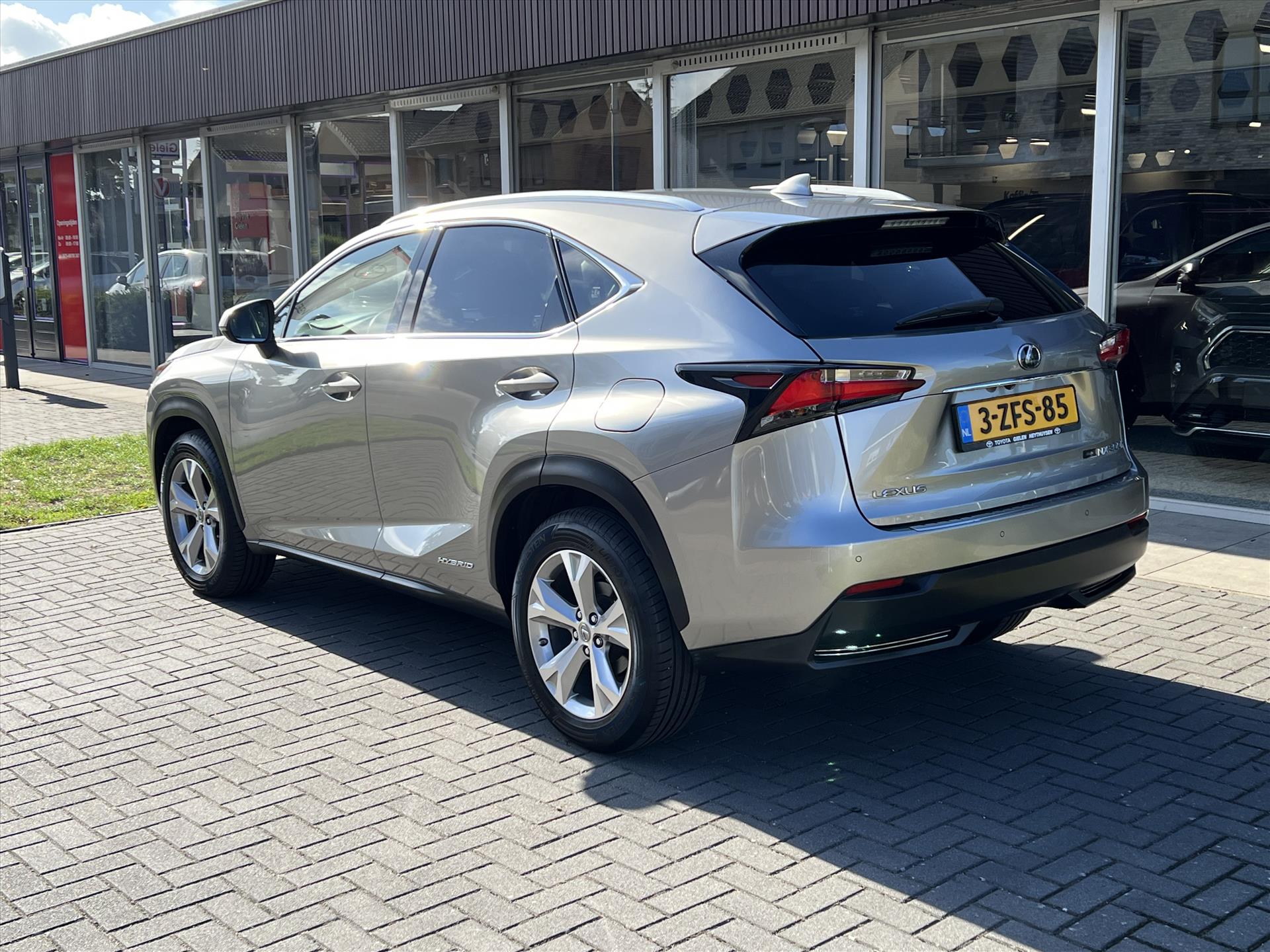 Foto van Lexus Lexus Nx300h