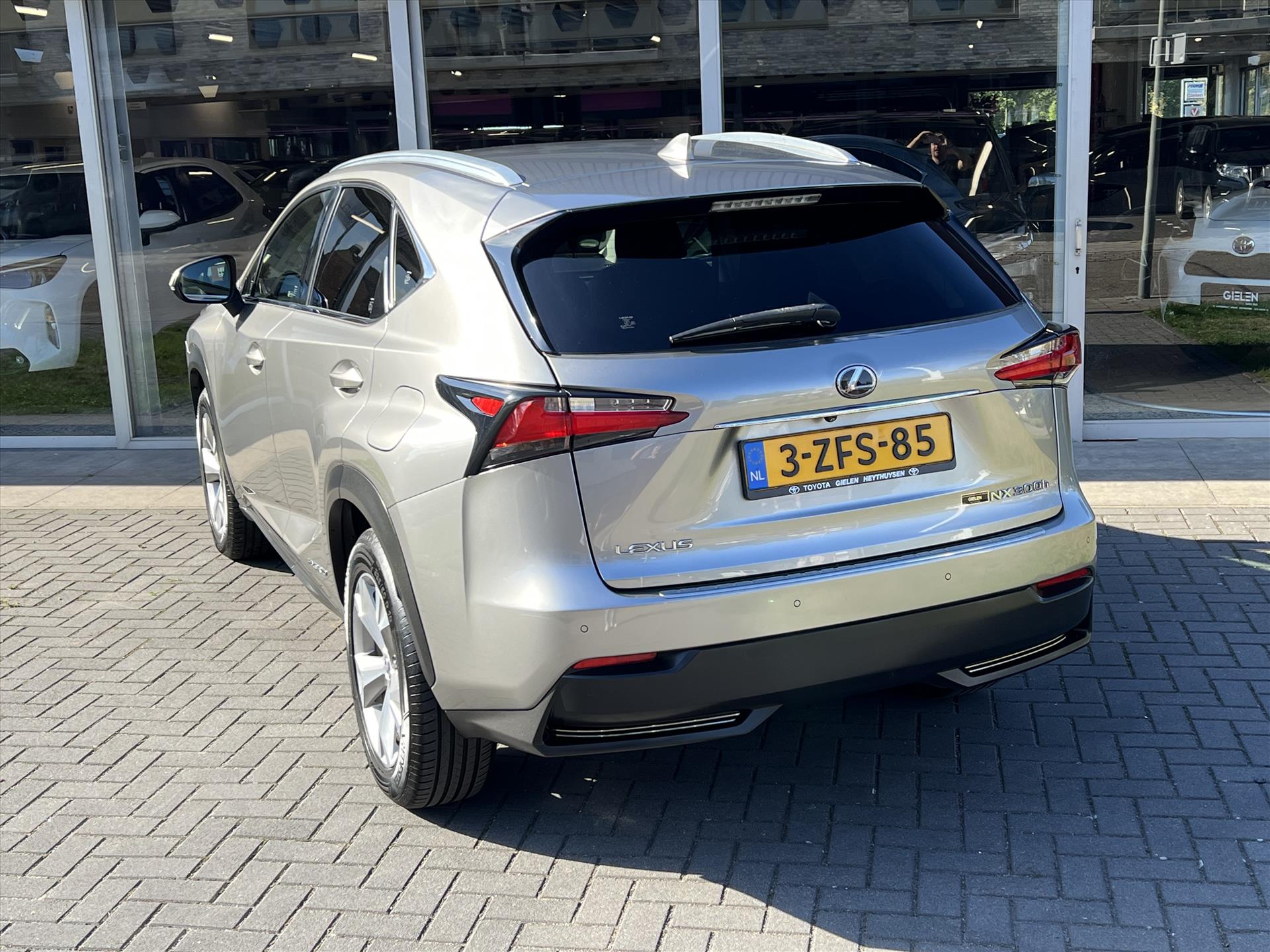 Foto van Lexus Lexus Nx300h