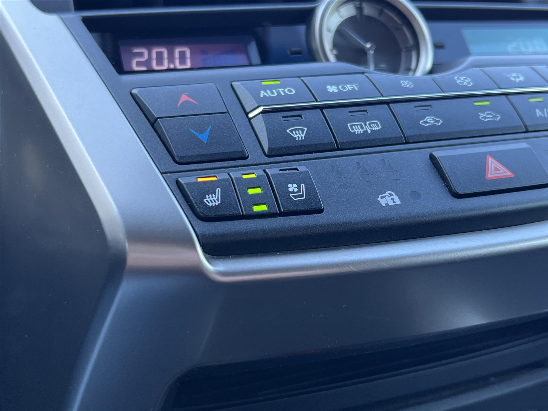Foto van Lexus Lexus Nx300h