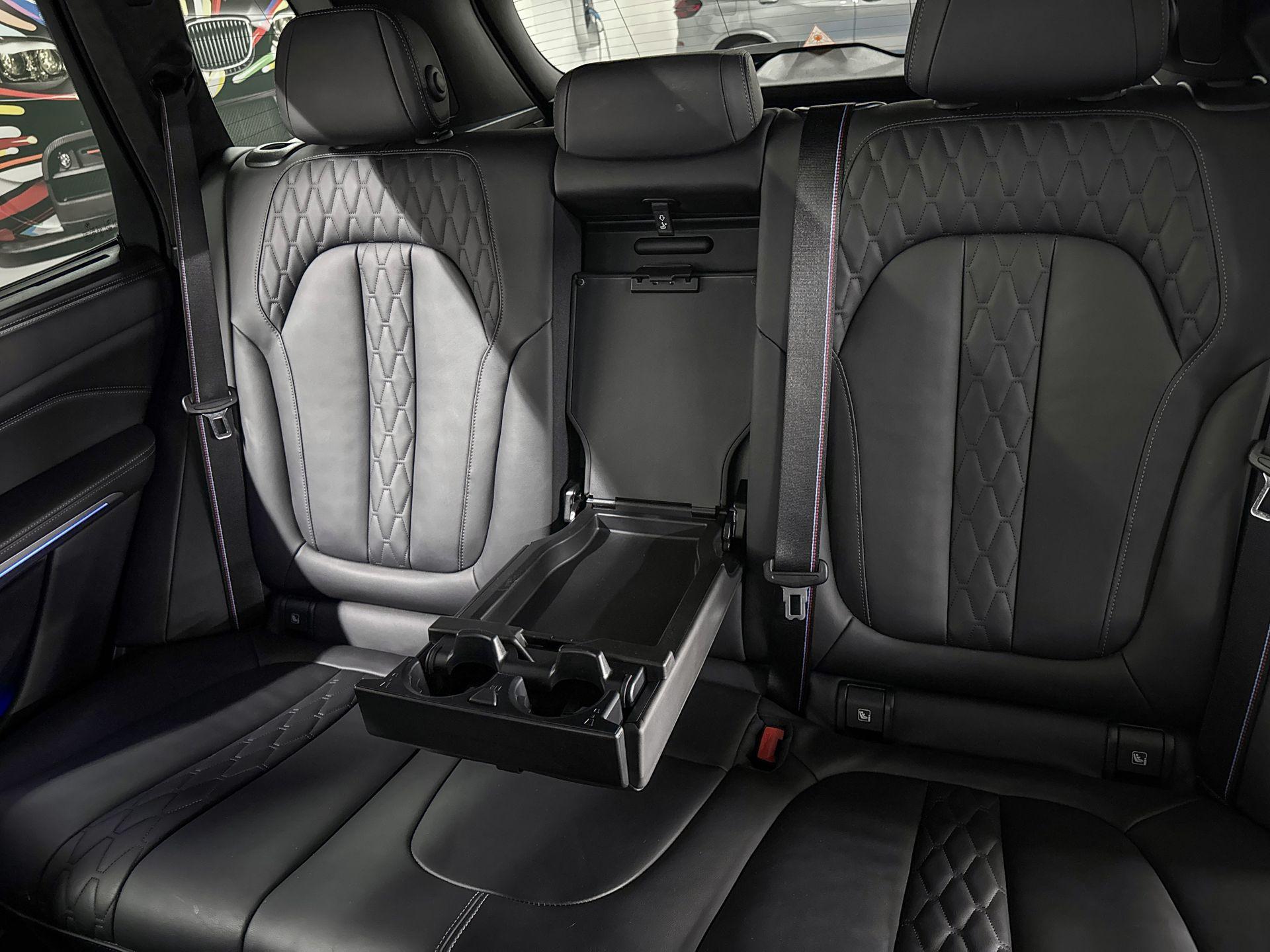 Foto van BMW X5 M60i xDrive