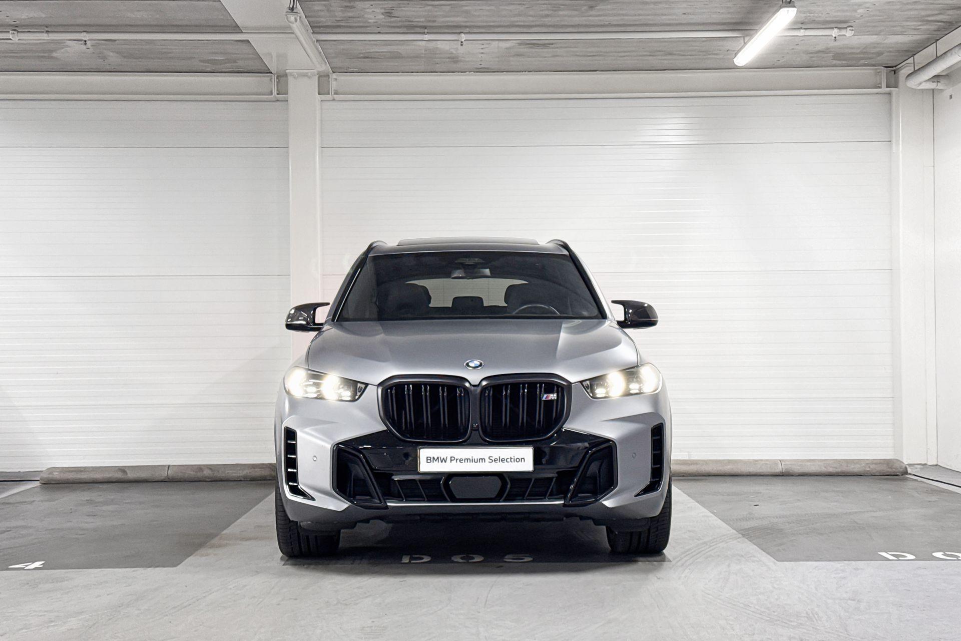 Foto van BMW X5 M60i xDrive