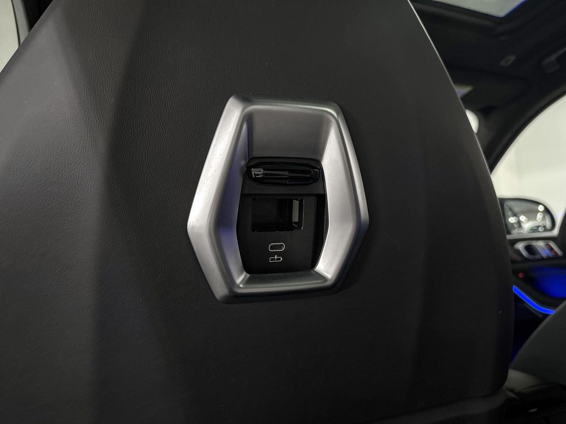 Foto van BMW X5 M60i xDrive