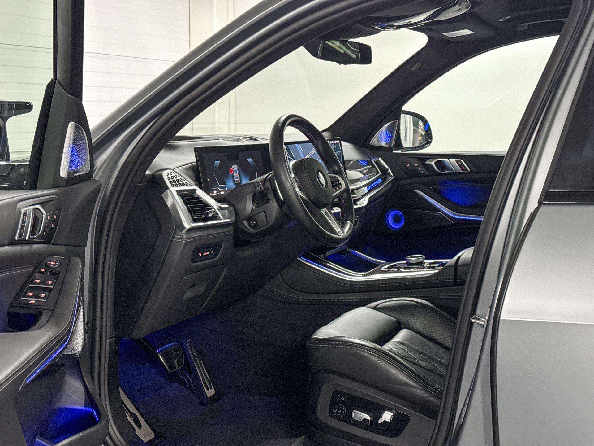 Foto van BMW X5 M60i xDrive