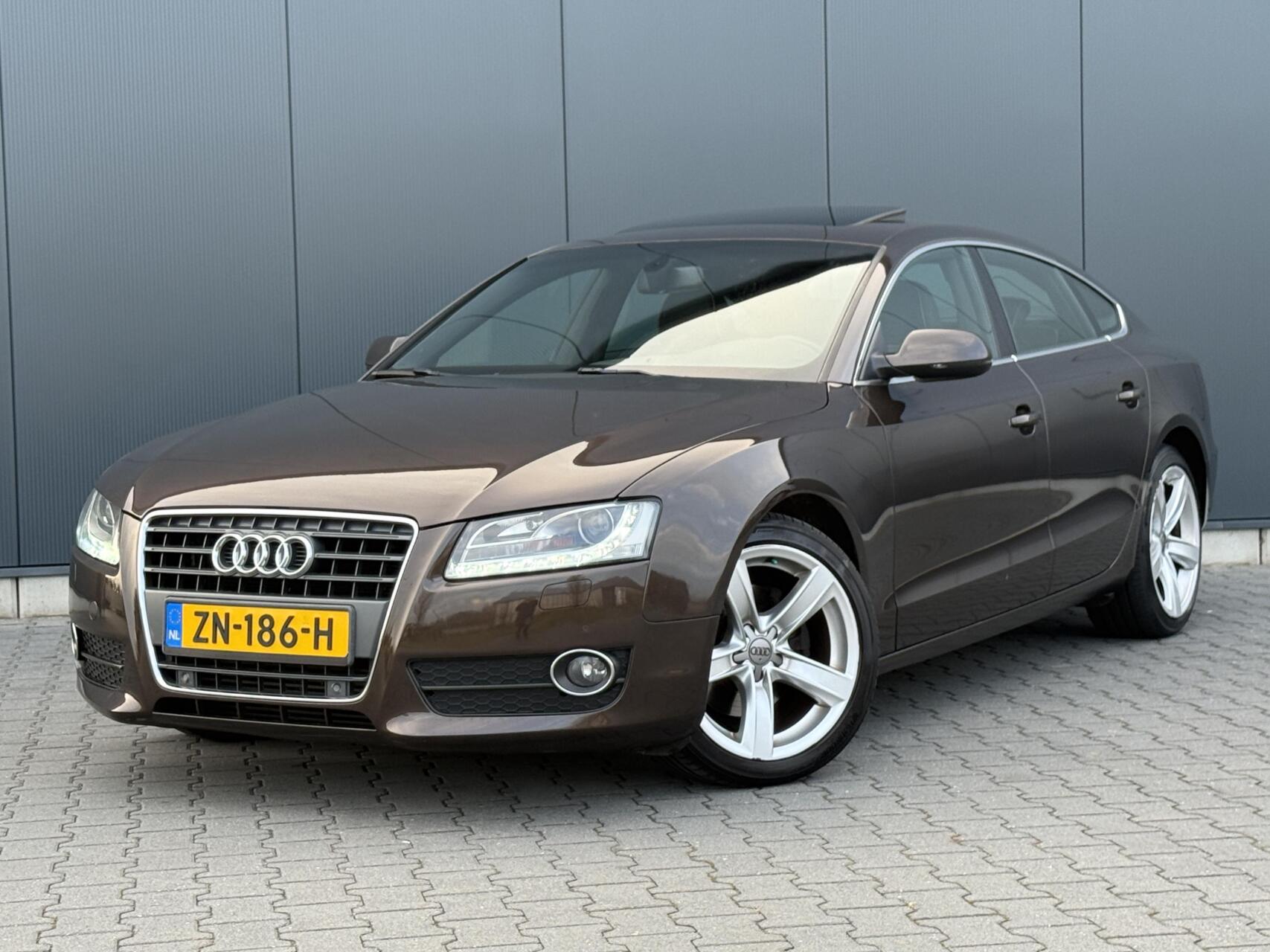 Audi Audi A5 1.8 TFSI Audi Exclusive - Schuifdak - Xenon - Gemodificeerd 2010 - voorkant