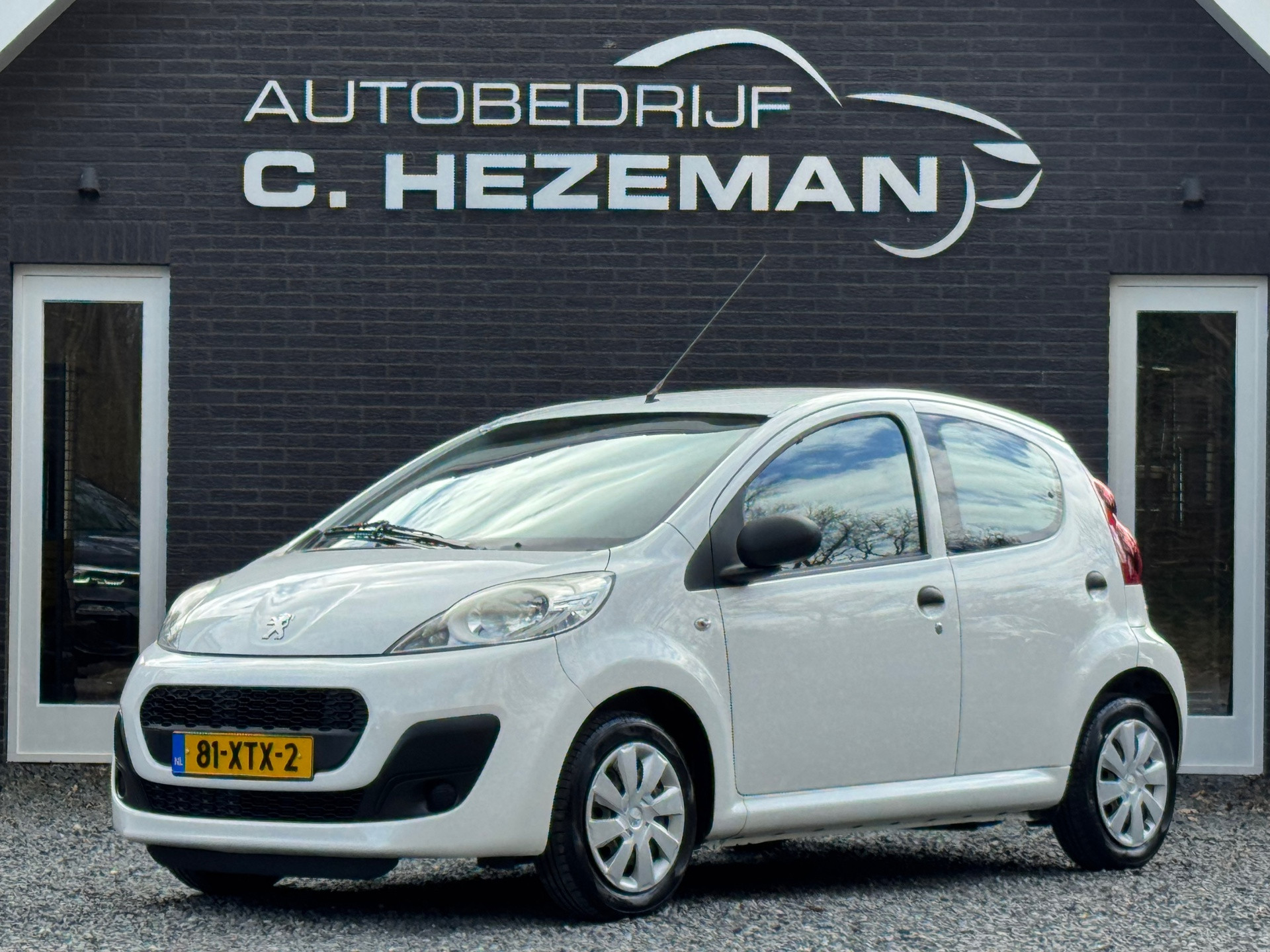 Peugeot 107 1.0 Blue Lease 2012 - voorkant