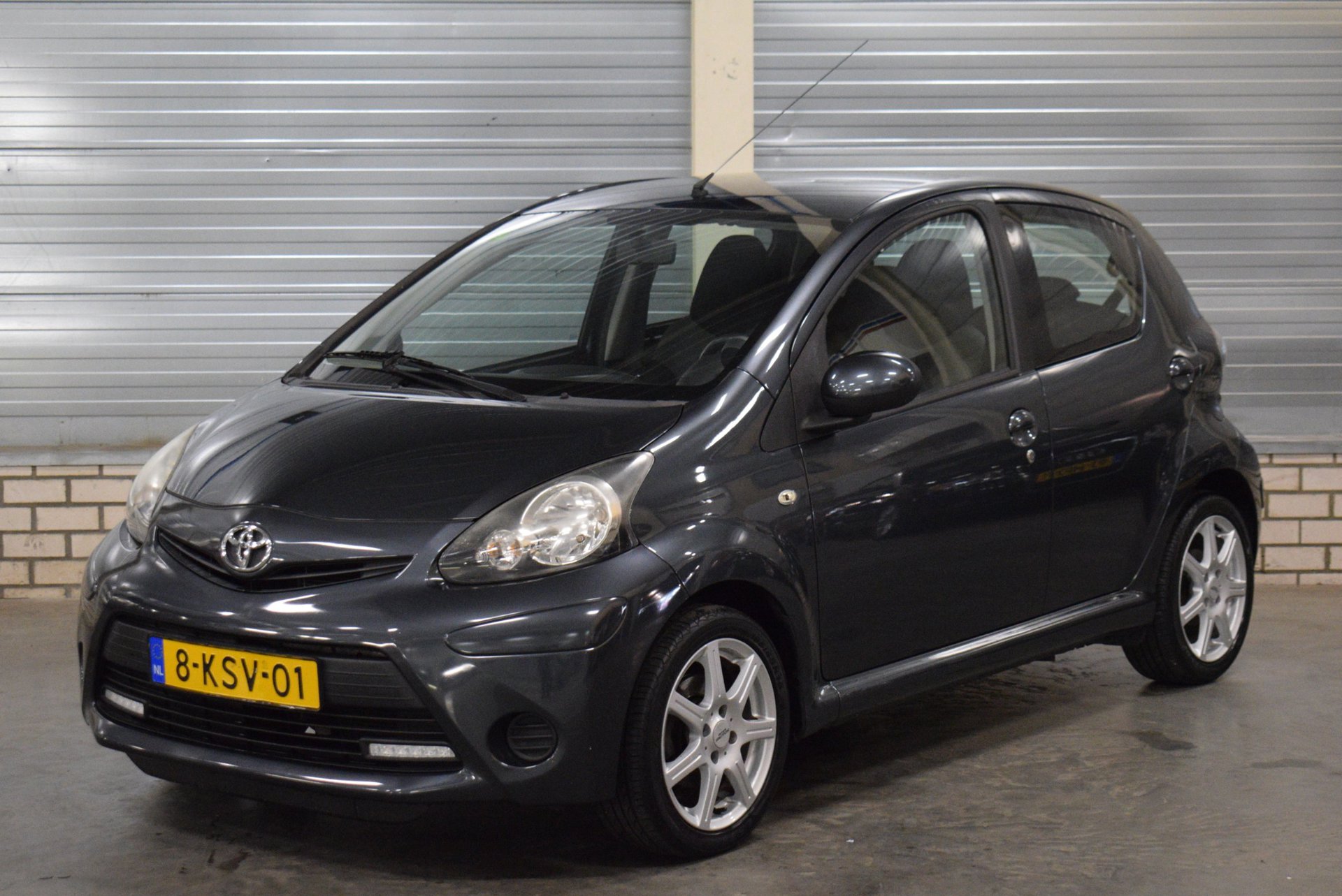 Toyota Toyota Aygo 1.0 VVT-i Aspiration + Bluetooth|Airco|LM Velgen| 2013 - voorkant