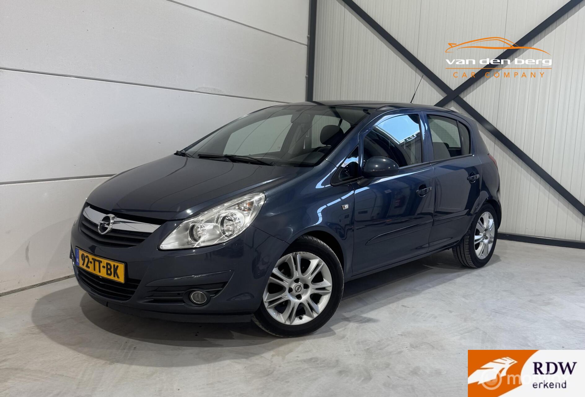 Opel Corsa 1.2-16V Enjoy Automaat Airco Trekhaak 2007 - voorkant