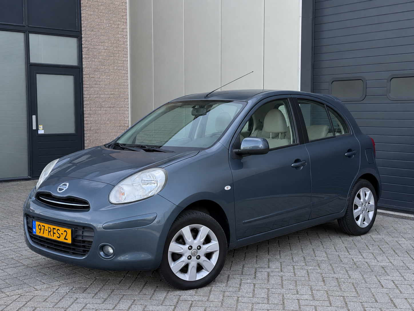 Nissan Nissan Micra 1.2 Connect Edition 2011 Navigatie/Cruise/Airco 2011 - voorkant