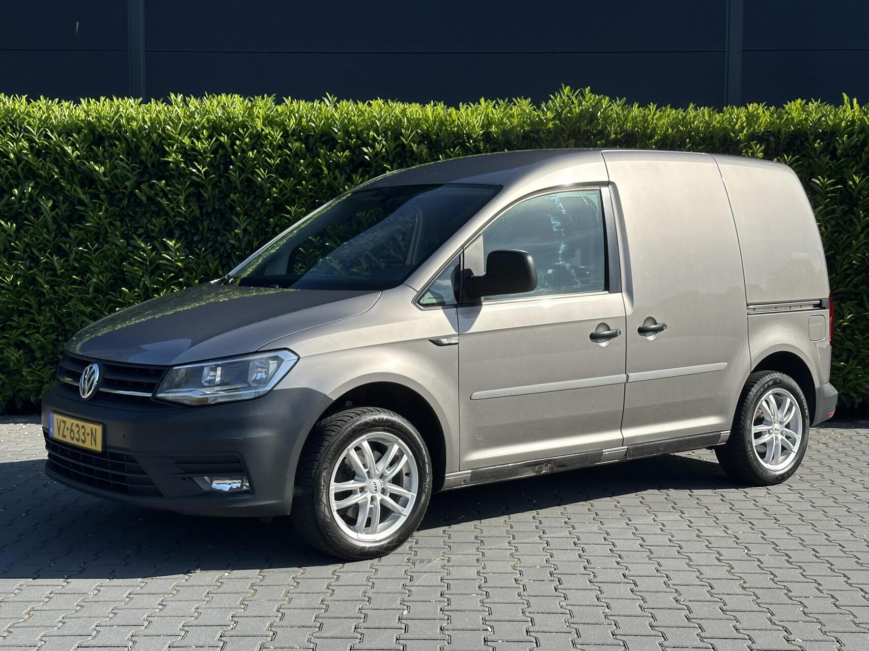 Volkswagen Caddy 1.4 TSI AUTOMAAT L1H1 BMT COMFORTLINE, NAVI, CLIMATE, CRUISE, STOELVERWARMING, HANDREM/GAS, ROLSTOELLIFT, LICHTMETALEN VELGEN 2016 - voorkant