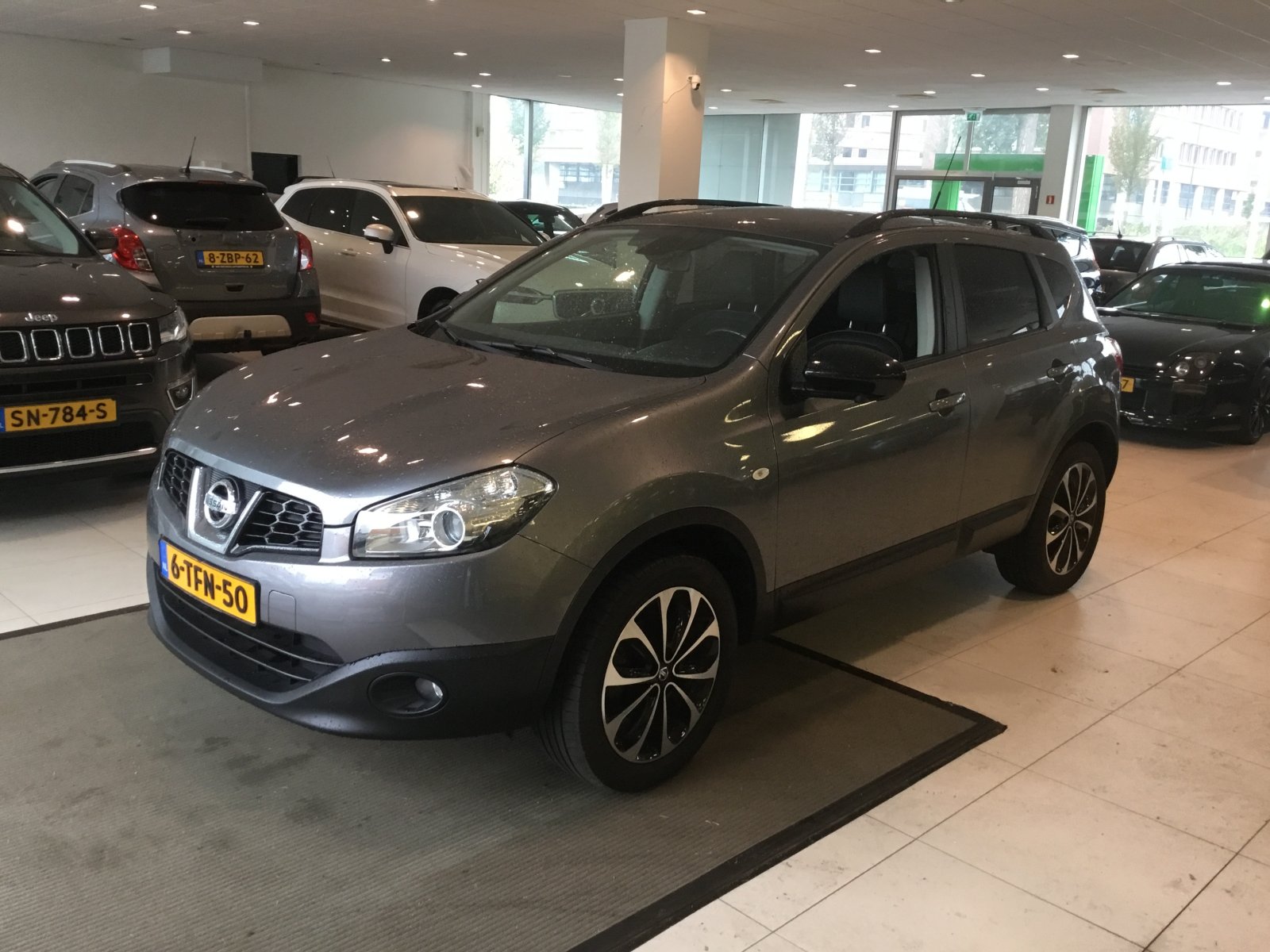 Nissan Qashqai 1.6 360 2014 - voorkant