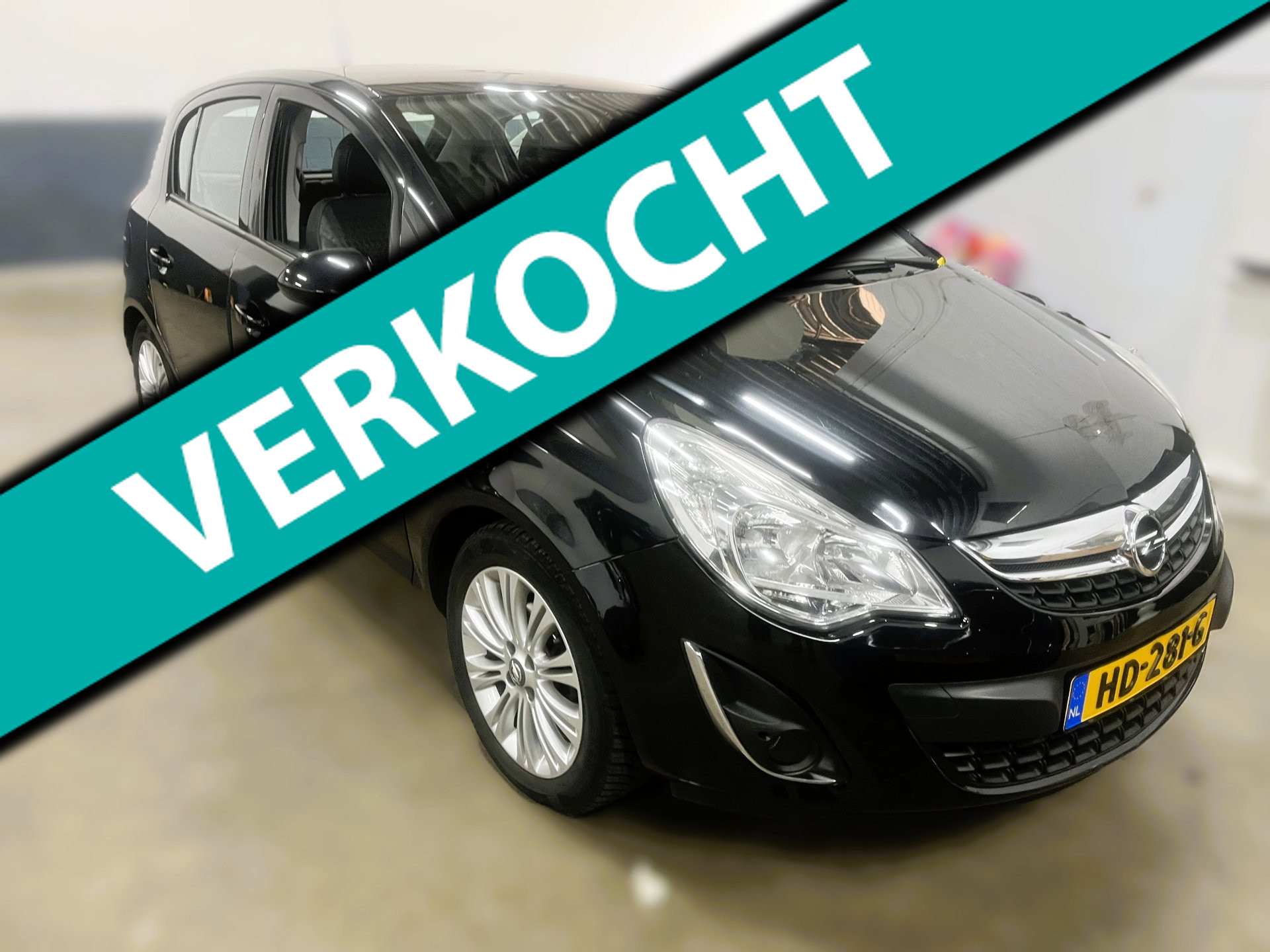 Opel Corsa 1.4-16V Cosmo 2012 - voorkant