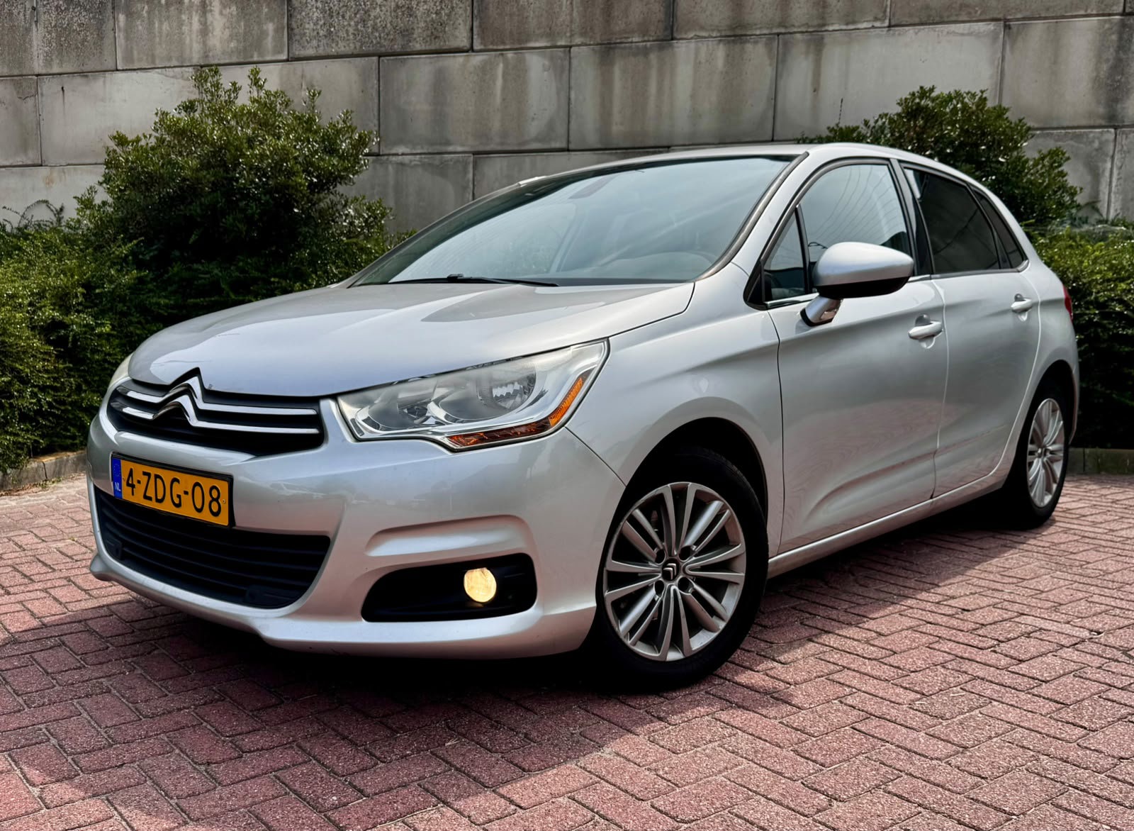 Citroen C4 1.6 VTi Tendance/2DE EIG/RIJKAAR/ 2011 - voorkant