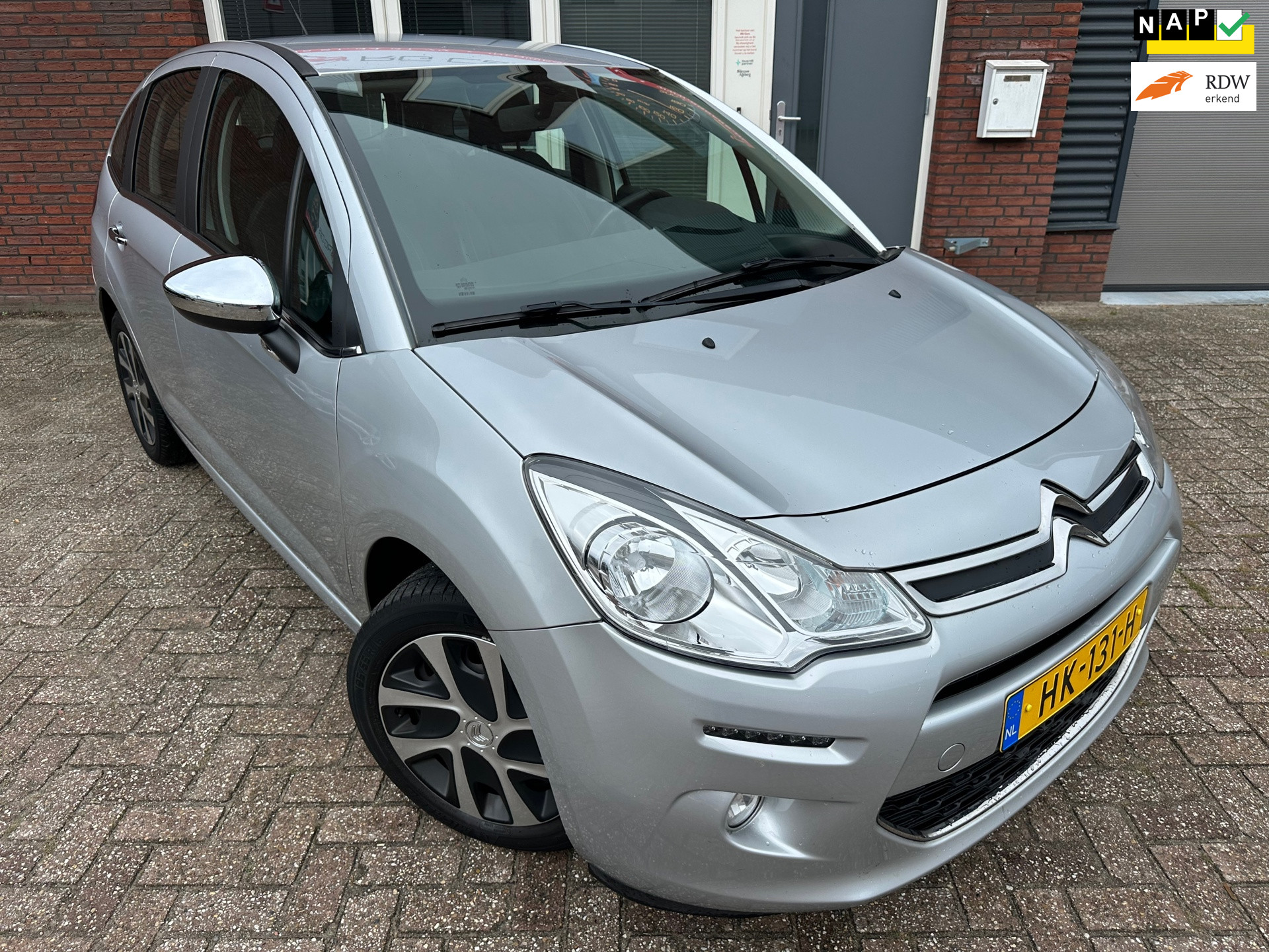 Citroen C3 1.2 PureTech Collection / Clima / Navi / PDC / NAP / Cruise / 2015 - voorkant