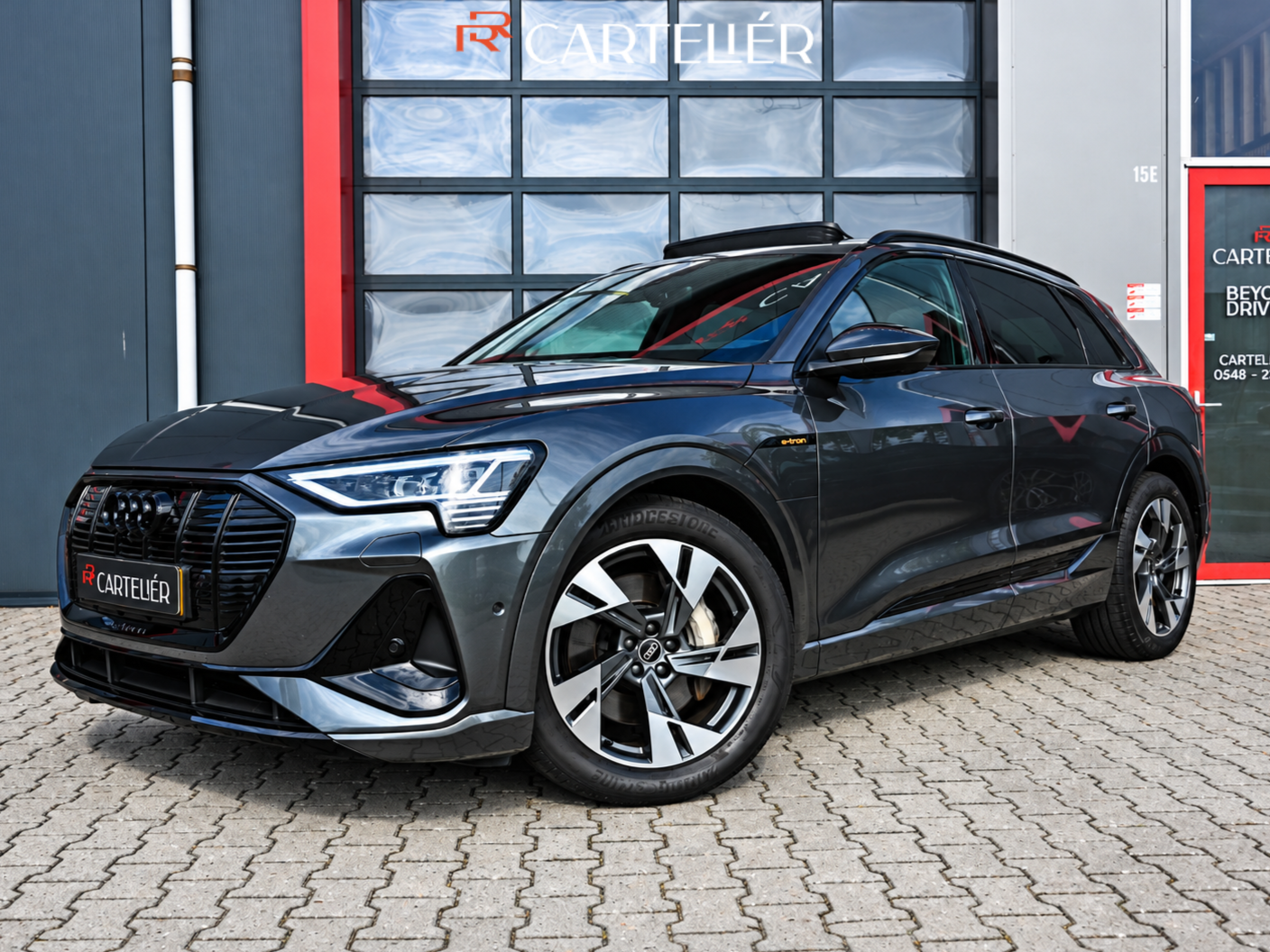 Audi E-tron 55 quattro S edition 95 kWh 2021 - voorkant